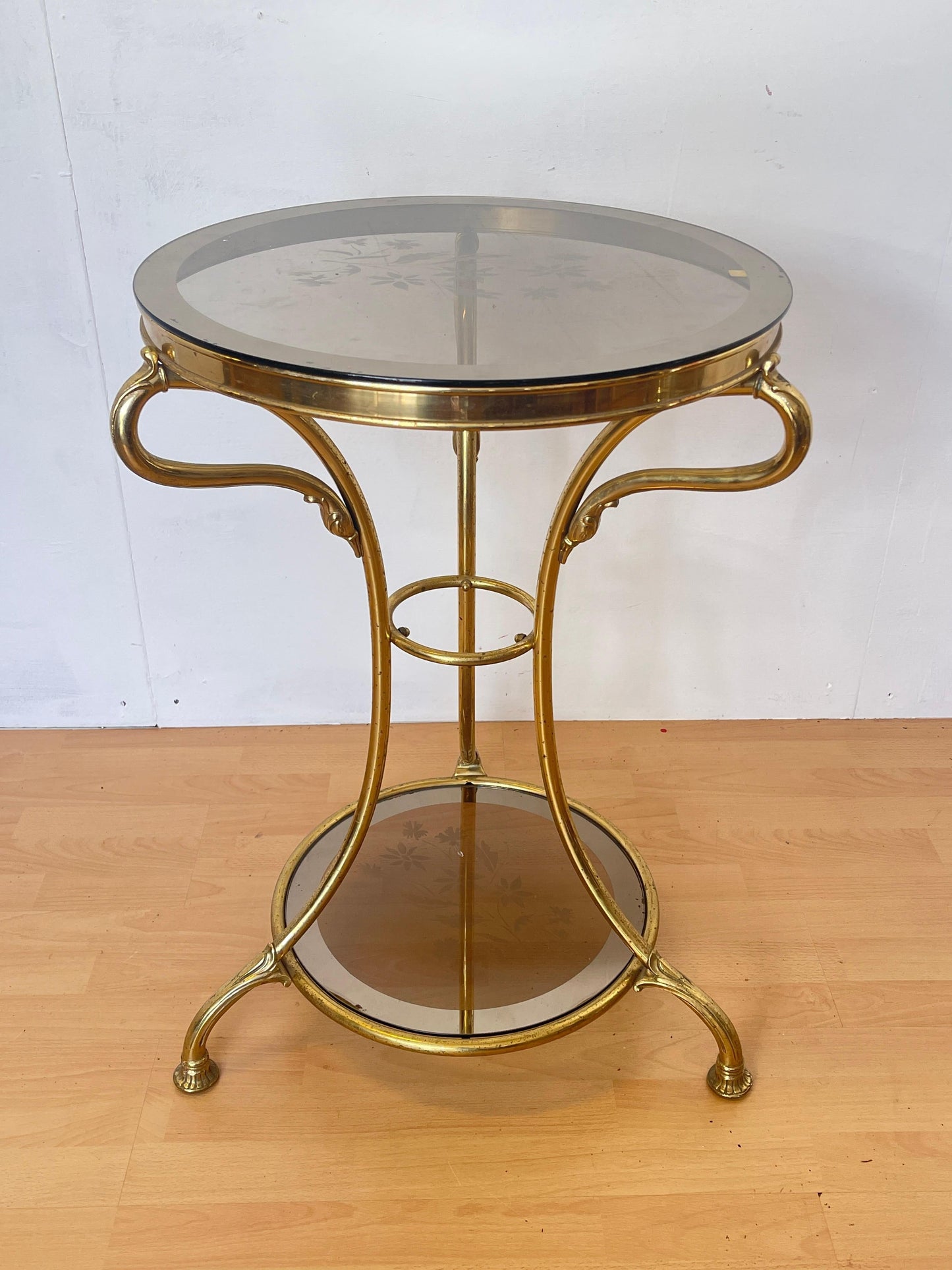 Tavolino con Base in ottone Dorato e Piano in Vetro Decorato, anni '90