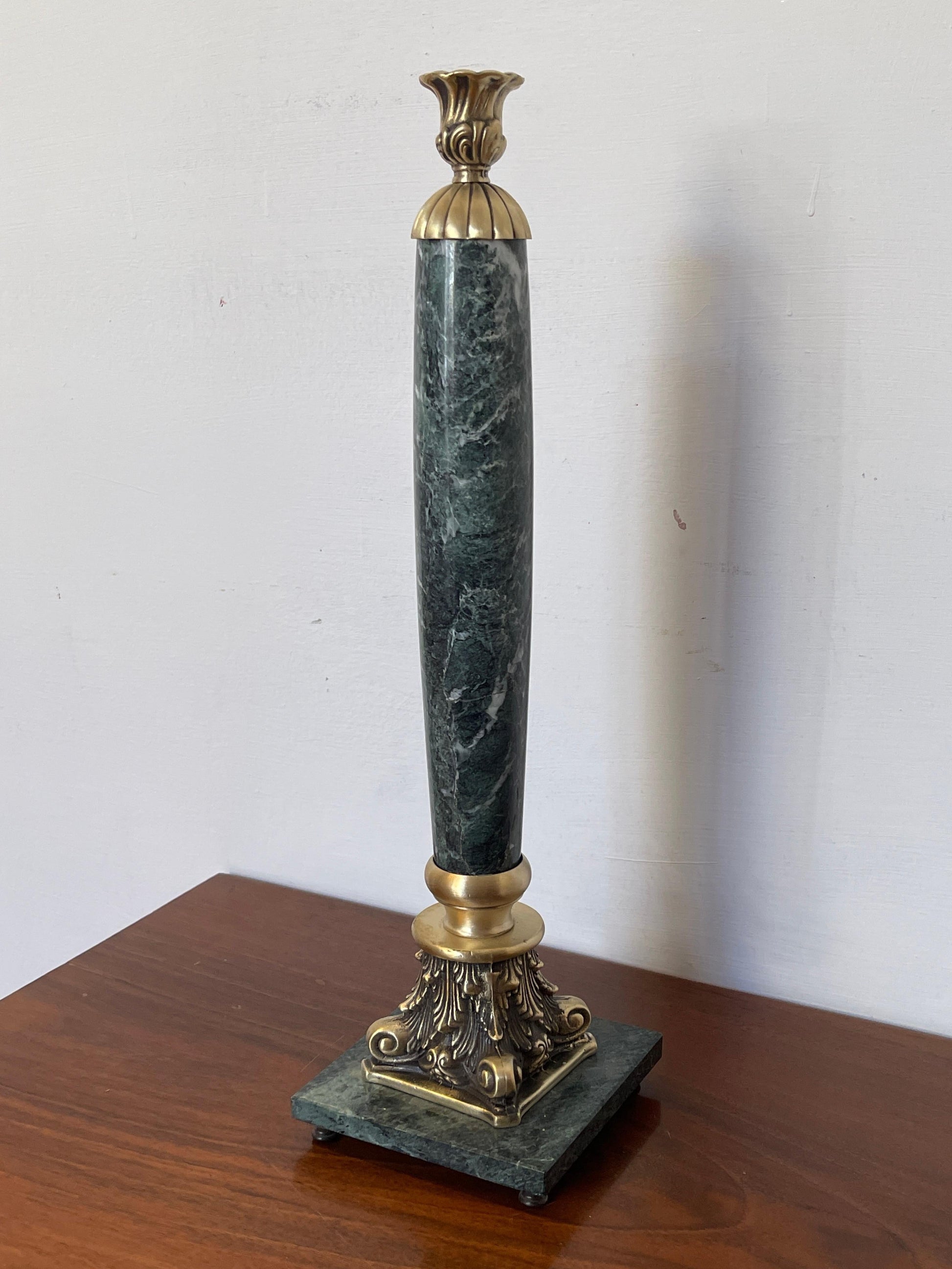 Elegante Candeliere Italiano in Marmo Verde e Bronzo, anni '90