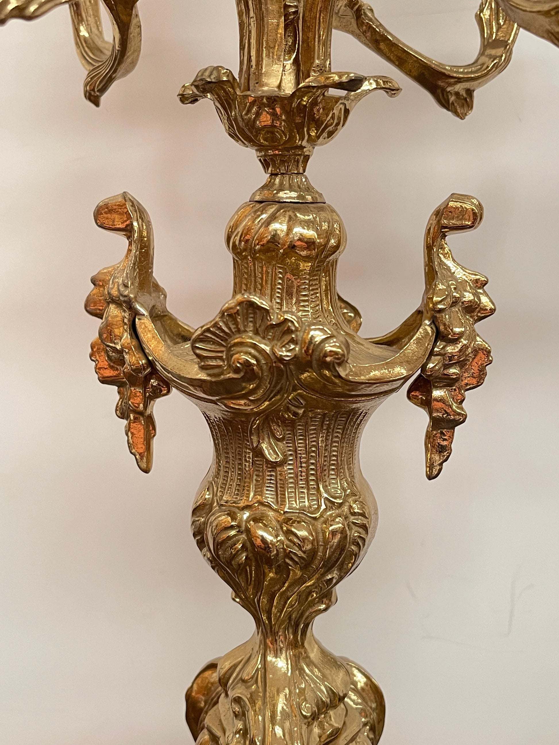 Coppia di Candelabri Antichi in Bronzo Dorato - Stile Rococò, XX Secolo