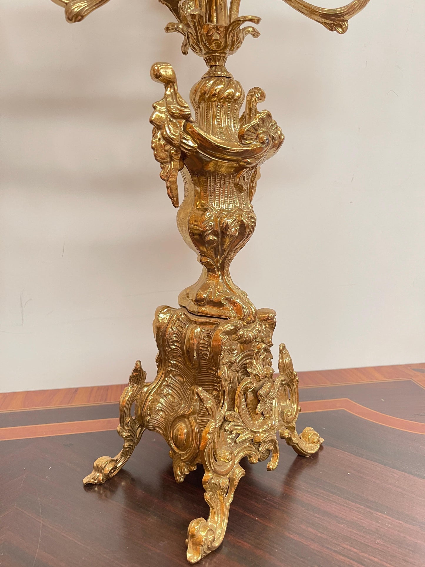 Coppia di Candelabri Antichi in Bronzo Dorato - Stile Rococò, XX Secolo