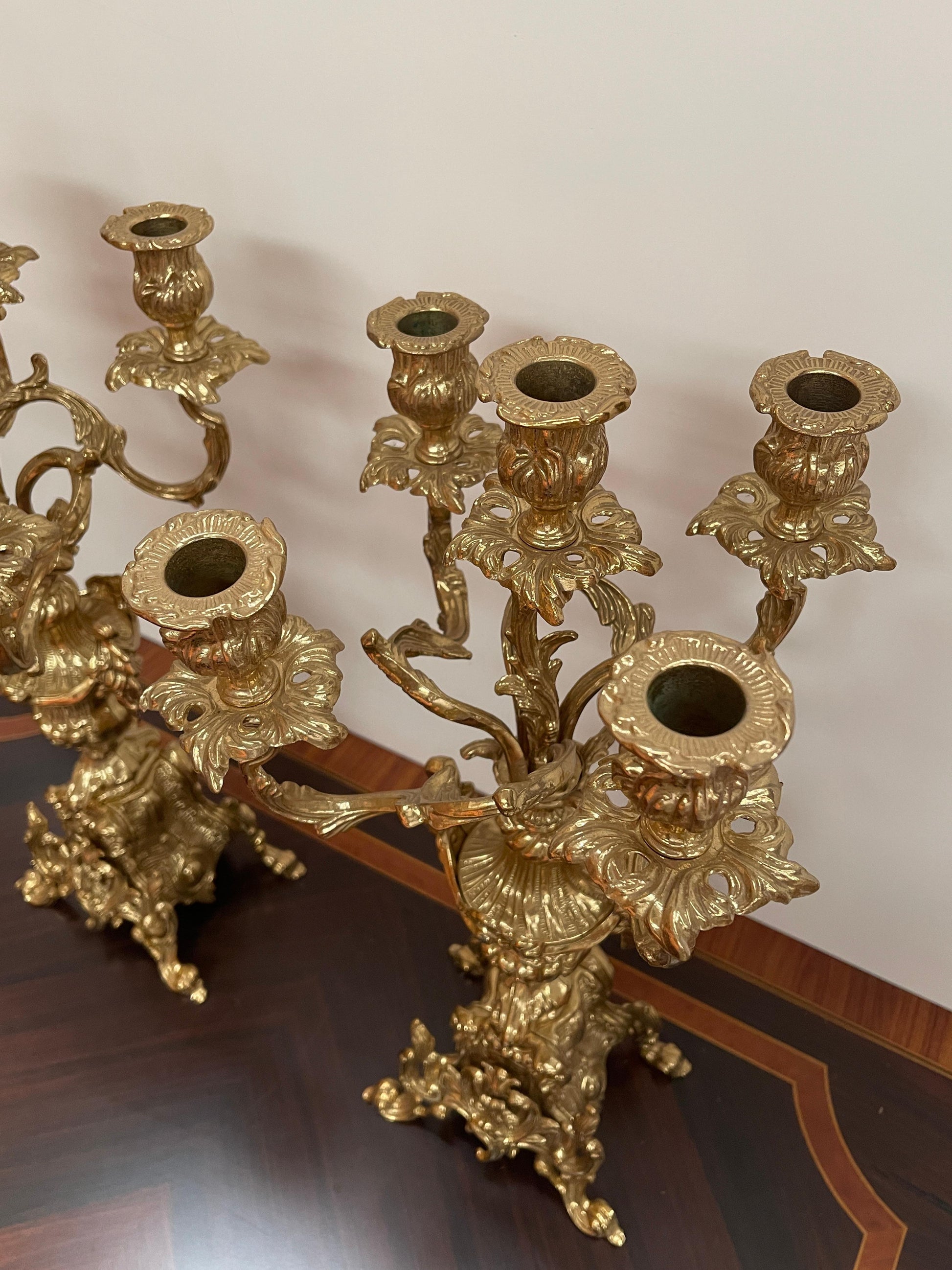 Coppia di Candelabri Antichi in Bronzo Dorato - Stile Rococò, XX Secolo