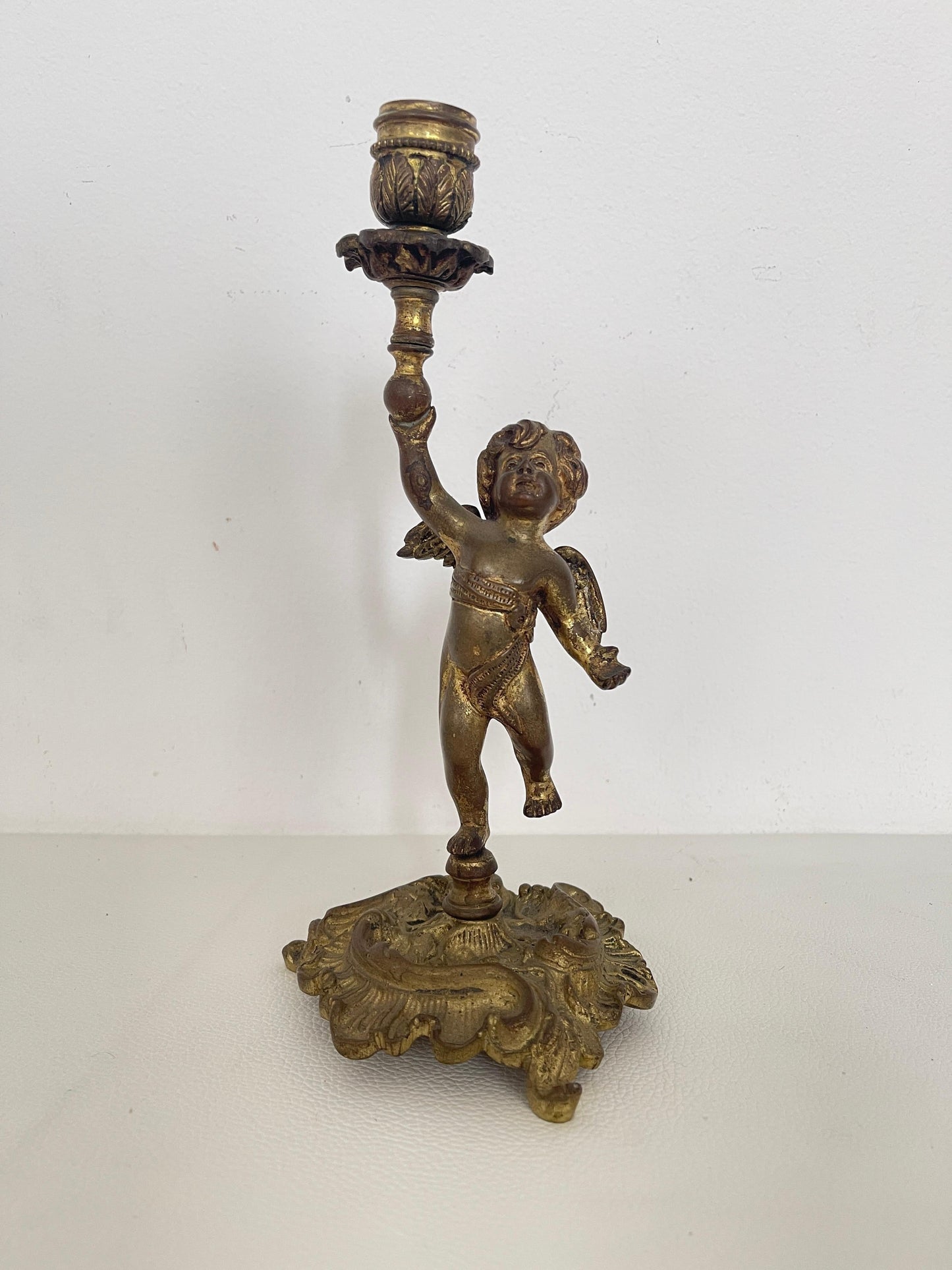 Candeliere vintave in Bronzo Dorato con Putto - Stile Barocco