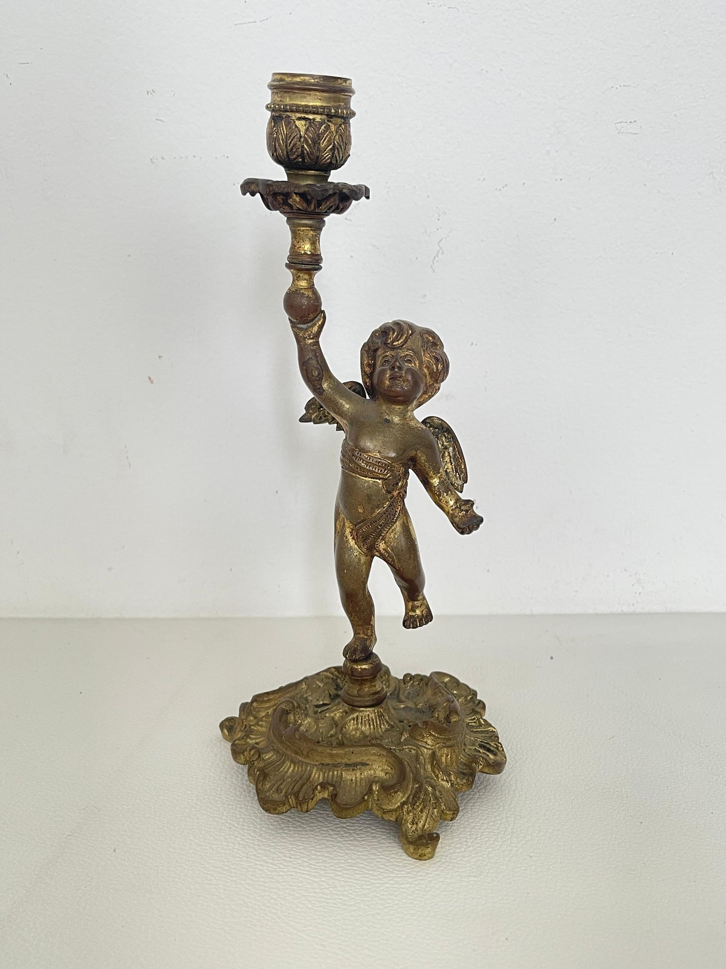 Candeliere vintave in Bronzo Dorato con Putto - Stile Barocco