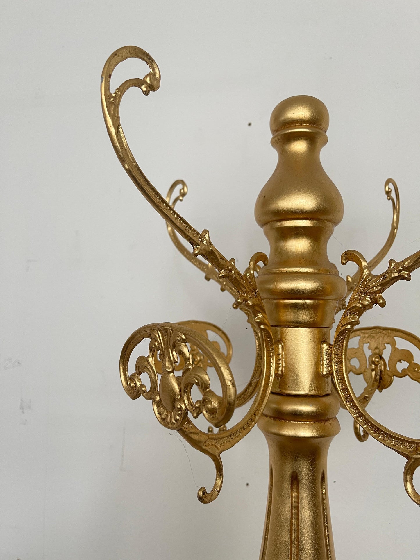 Appendiabiti da Terra Barocco Dorato "Regal Elegance"