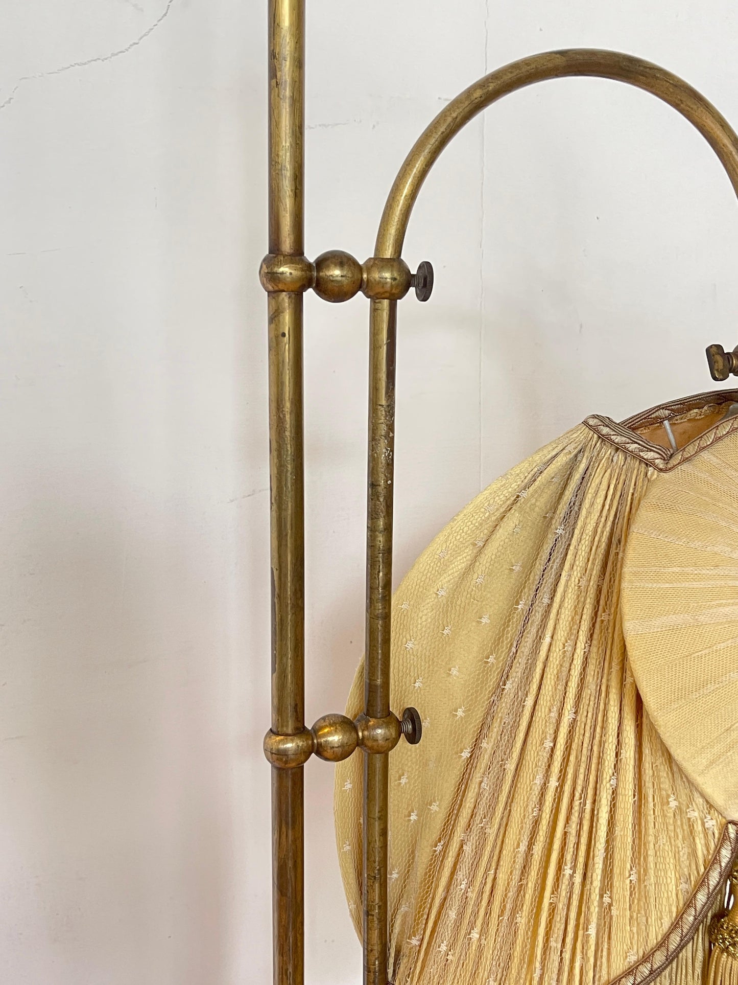 Lampada da Terra Vintage con Paralume Ricamato in Stile Liberty, anni '60