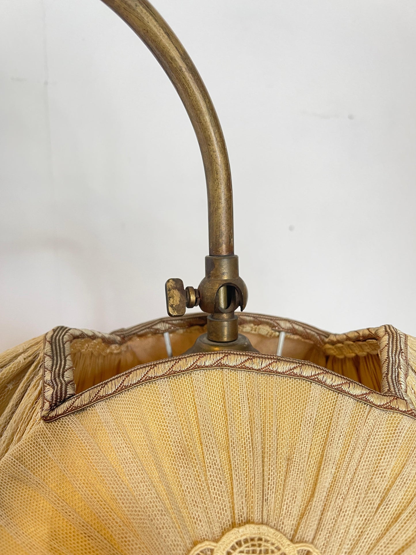 Lampada da Terra Vintage con Paralume Ricamato in Stile Liberty, anni '60