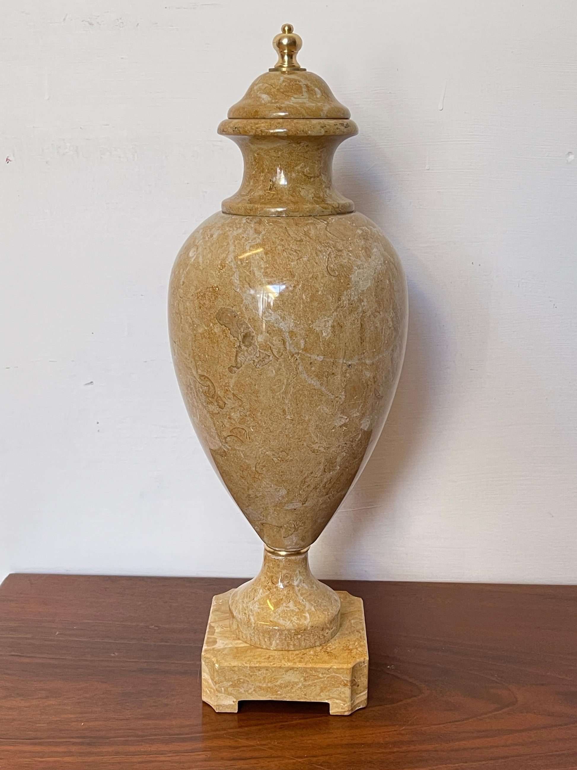 Urna Decorativa in Marmo Giallo Siena con Finiture in Ottone