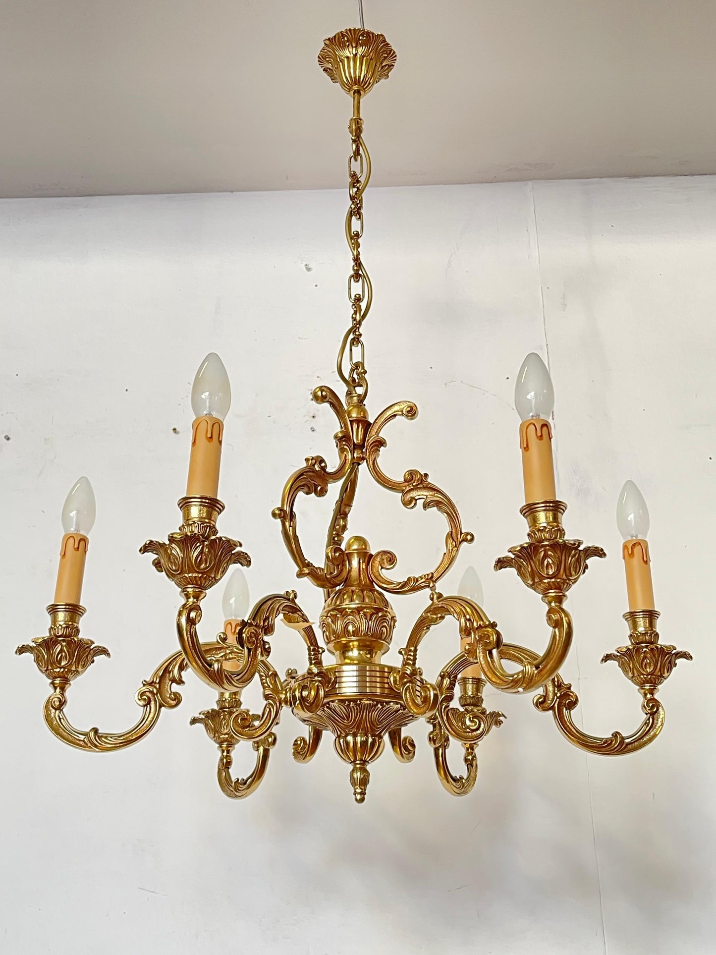 Lampadario Chandelier in Bronzo Dorato a Sei Luci, Versailles - Eleganza Dorata