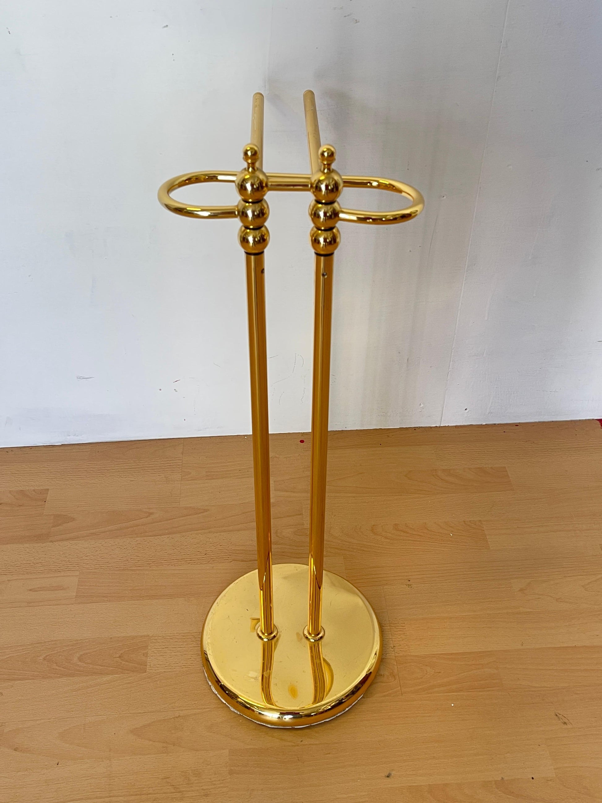 Portasciugamani da Terra in Ottone Lucido – Design Elegante e Funzionale