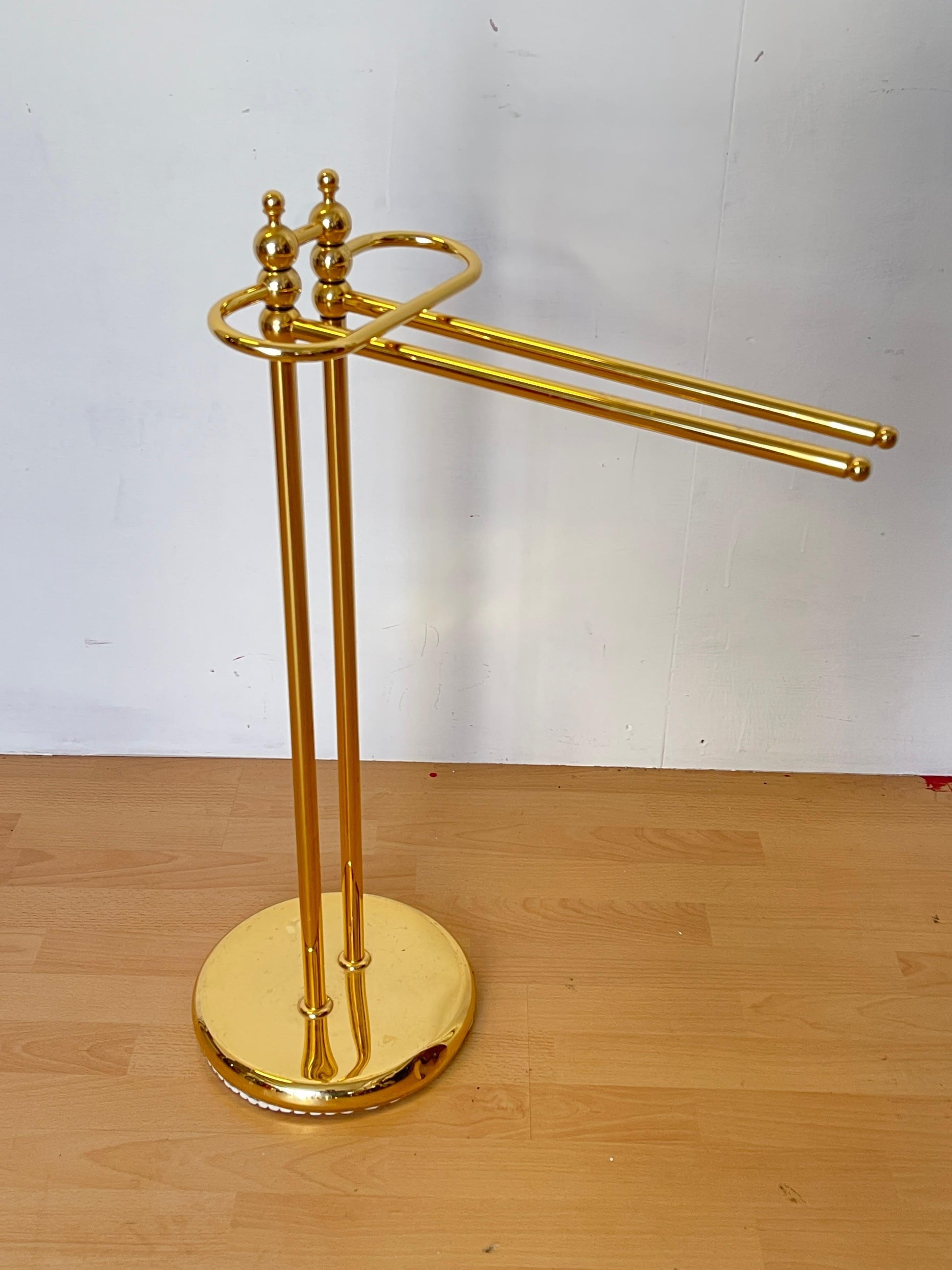 Portasciugamani da Terra in Ottone Lucido – Design Elegante e Funzionale