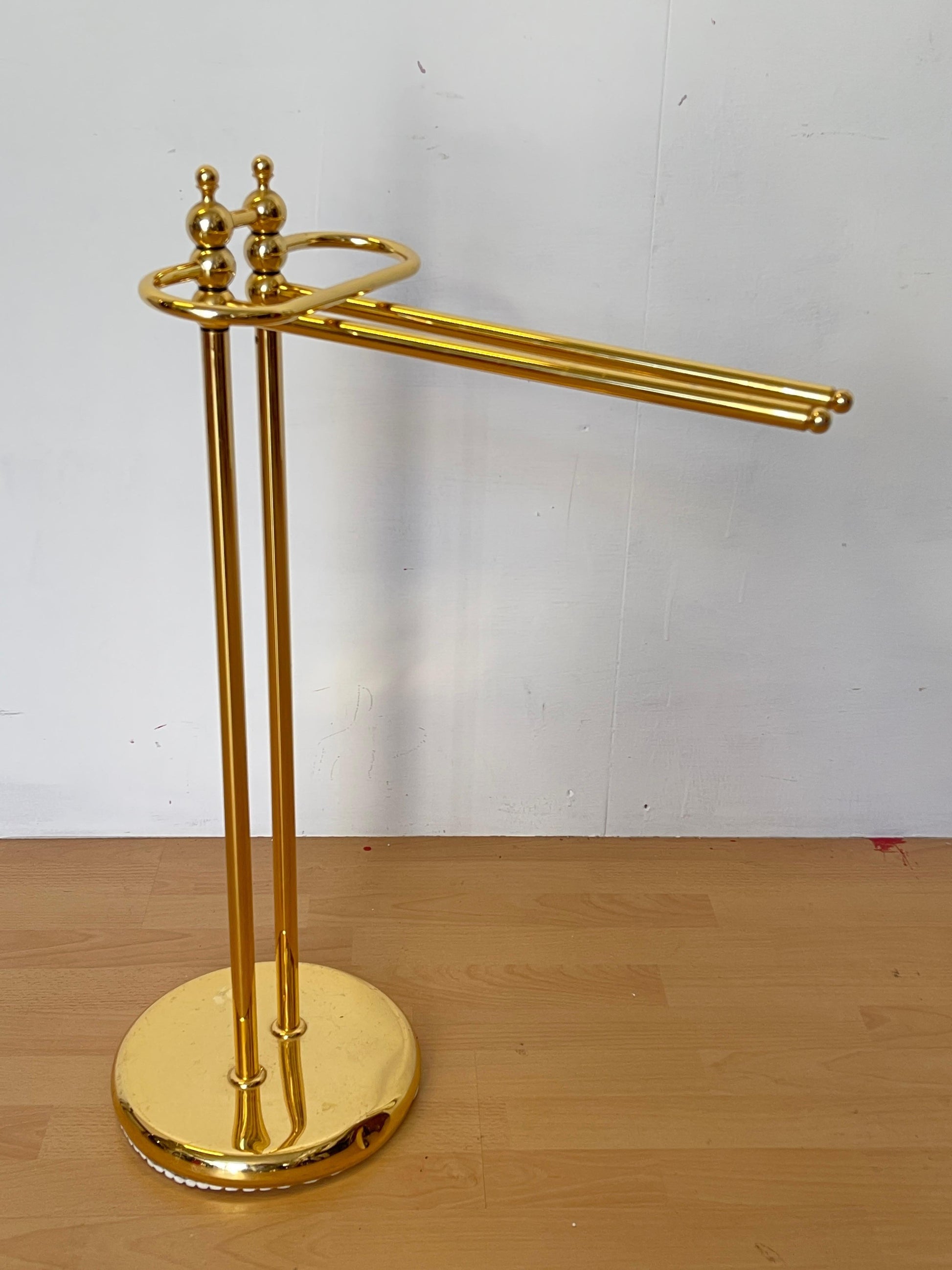 Portasciugamani da Terra in Ottone Lucido – Design Elegante e Funzionale