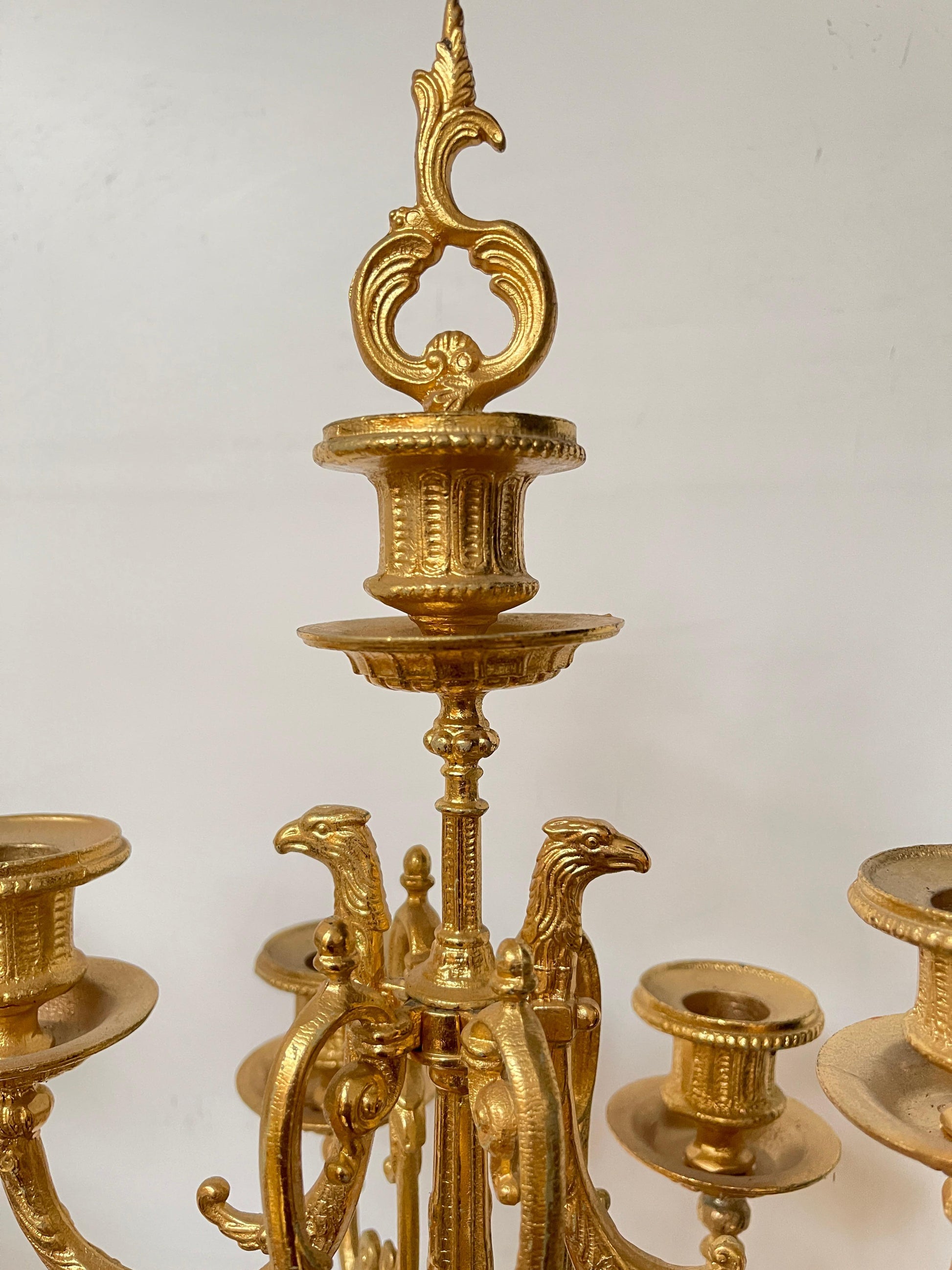 Coppia di Candelabri in Marmo Rosso e Bronzo Dorato – Stile Luigi XVI