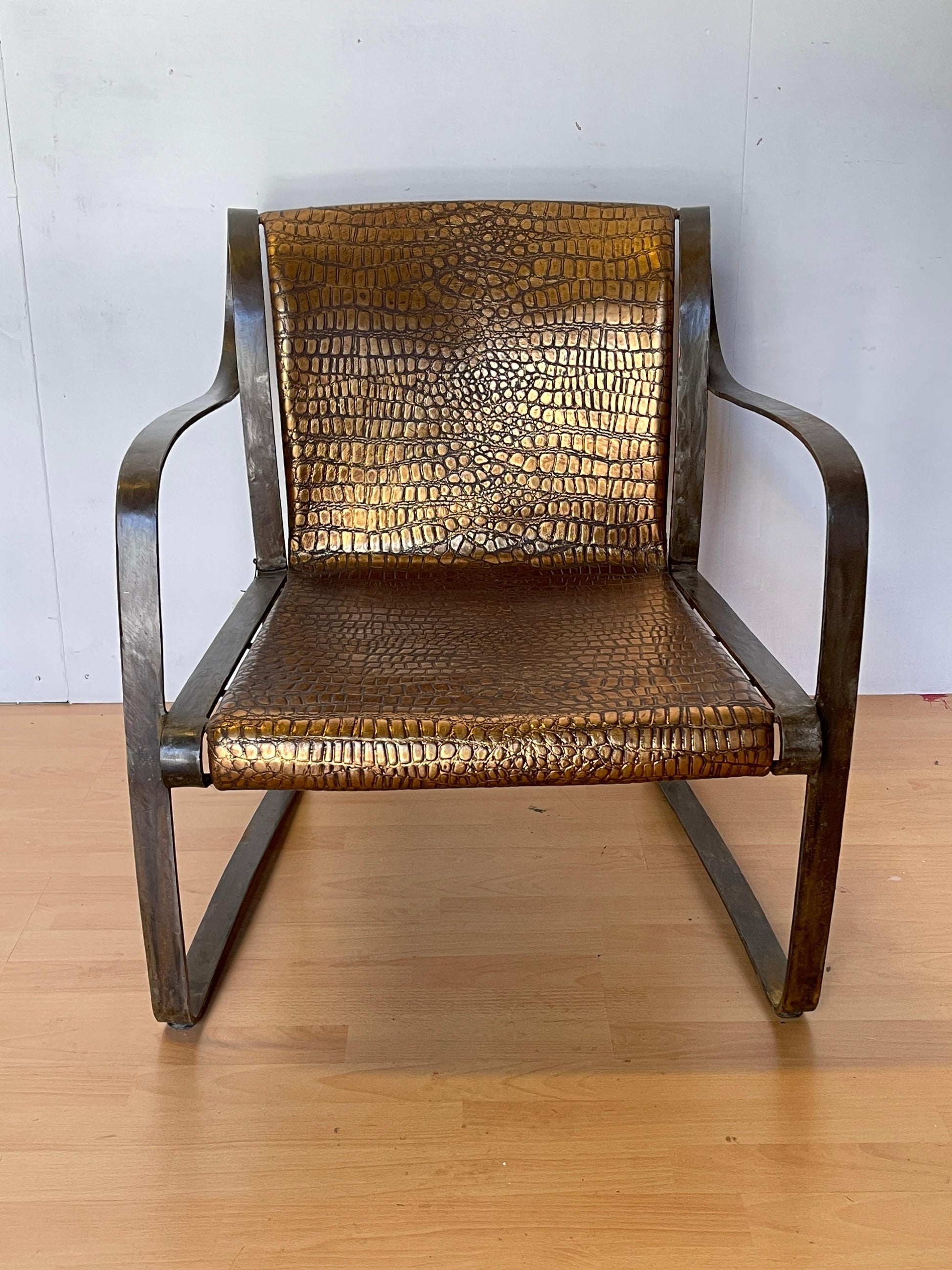 Sedia "Serpente" in Ferro Battuto e Pelle Effetto Coccodrillo