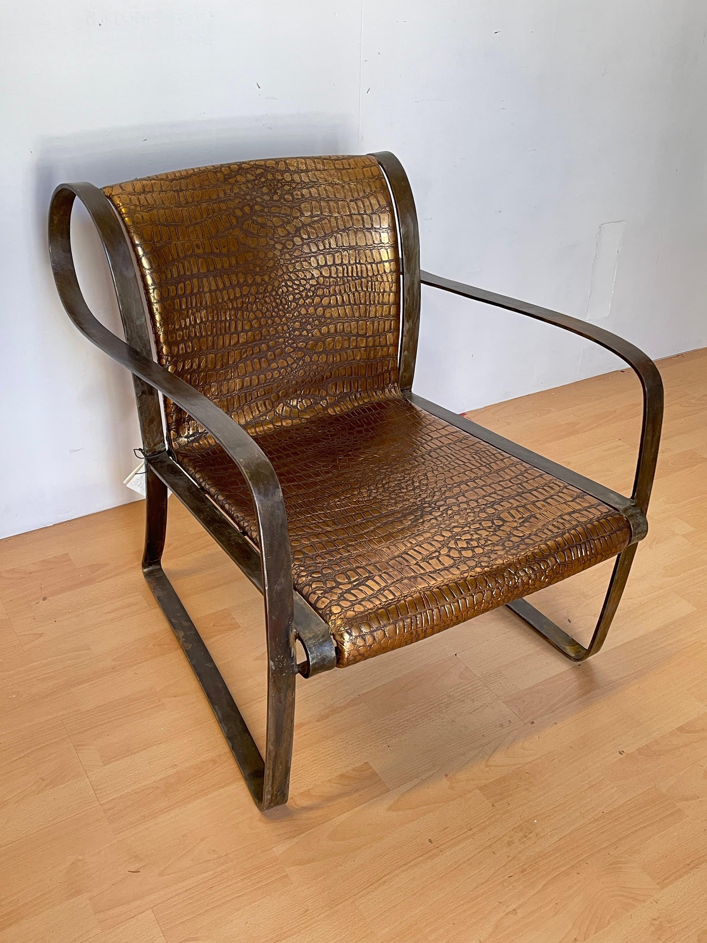 Sedia "Serpente" in Ferro Battuto e Pelle Effetto Coccodrillo