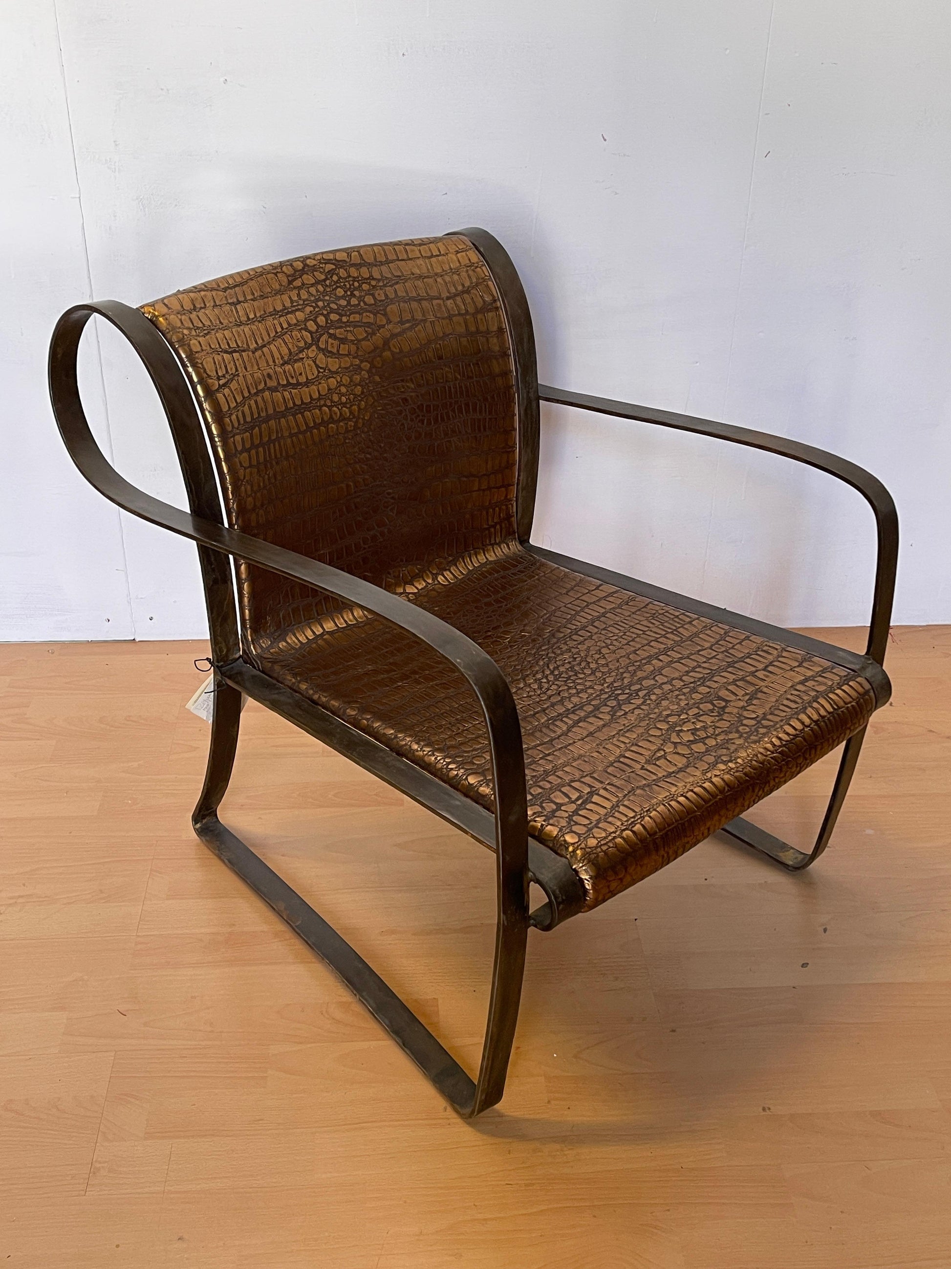 Sedia "Serpente" in Ferro Battuto e Pelle Effetto Coccodrillo