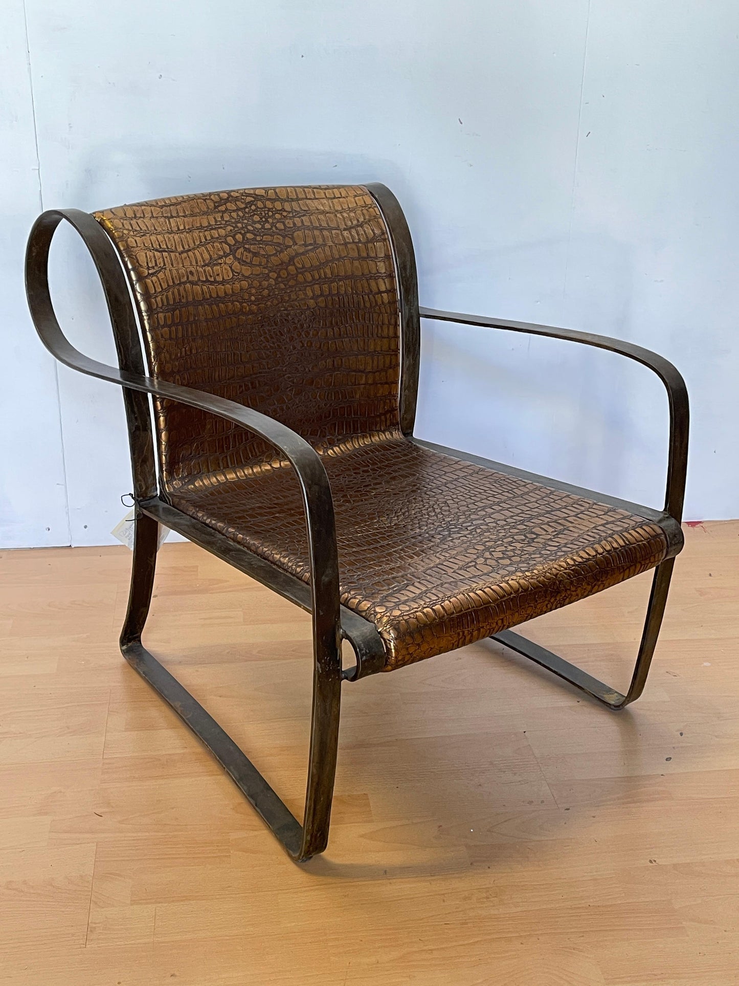 Sedia "Serpente" in Ferro Battuto e Pelle Effetto Coccodrillo