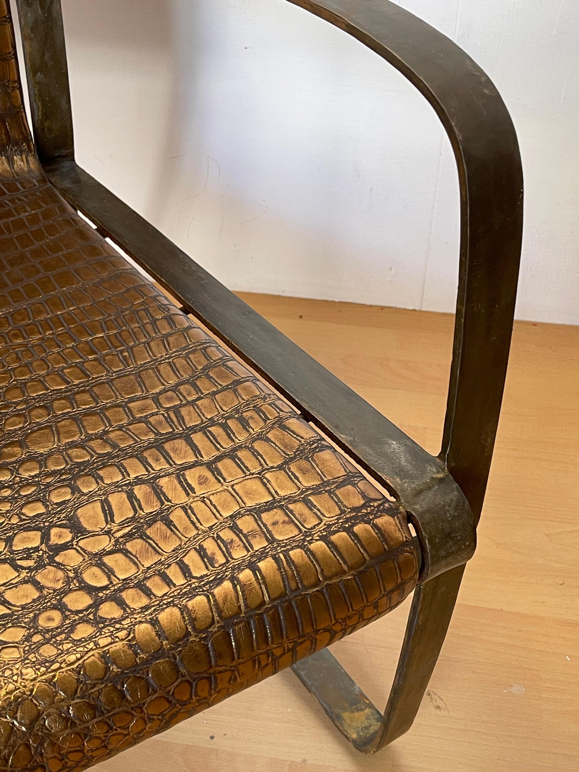 Sedia "Serpente" in Ferro Battuto e Pelle Effetto Coccodrillo