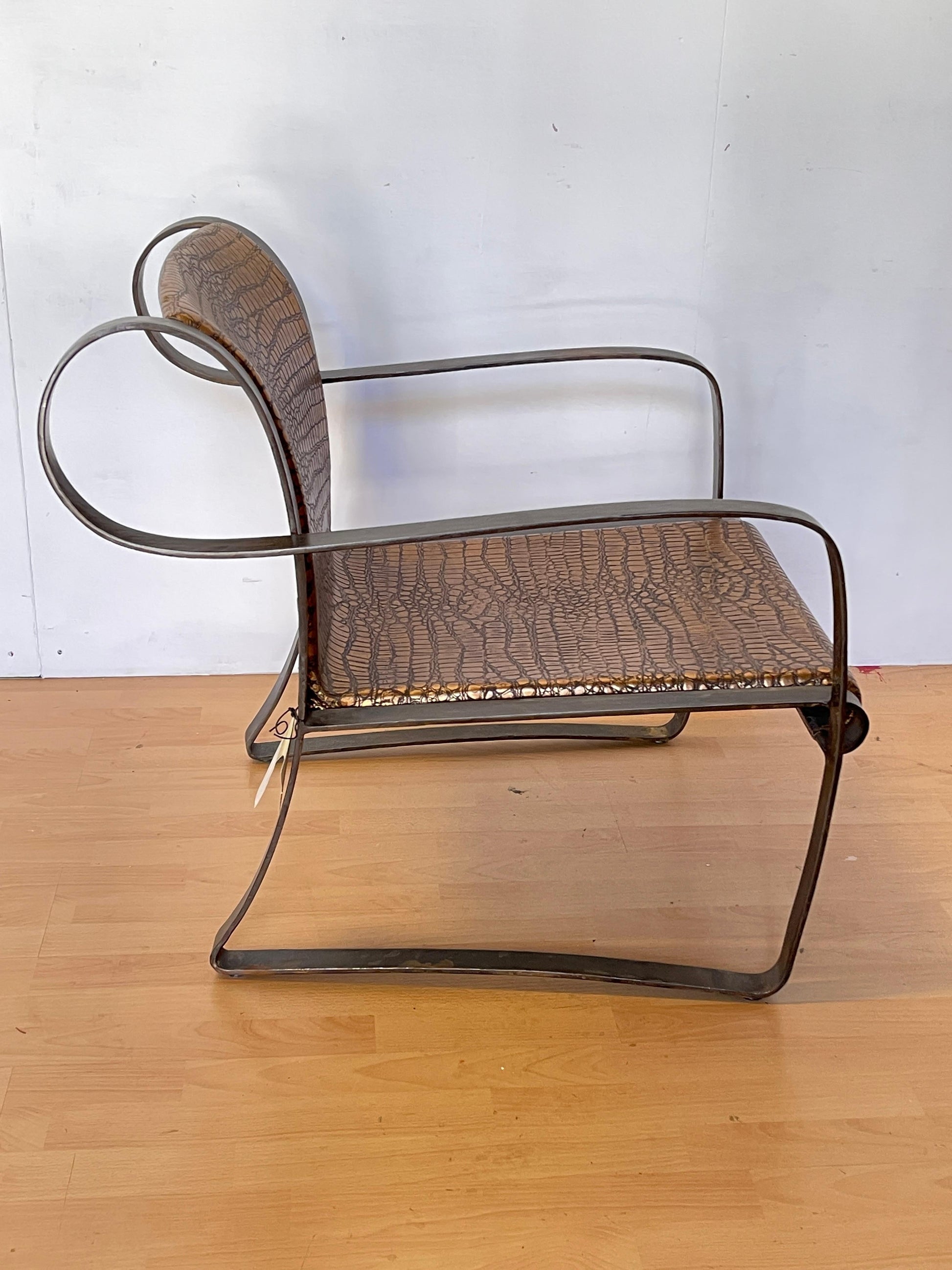 Sedia "Serpente" in Ferro Battuto e Pelle Effetto Coccodrillo