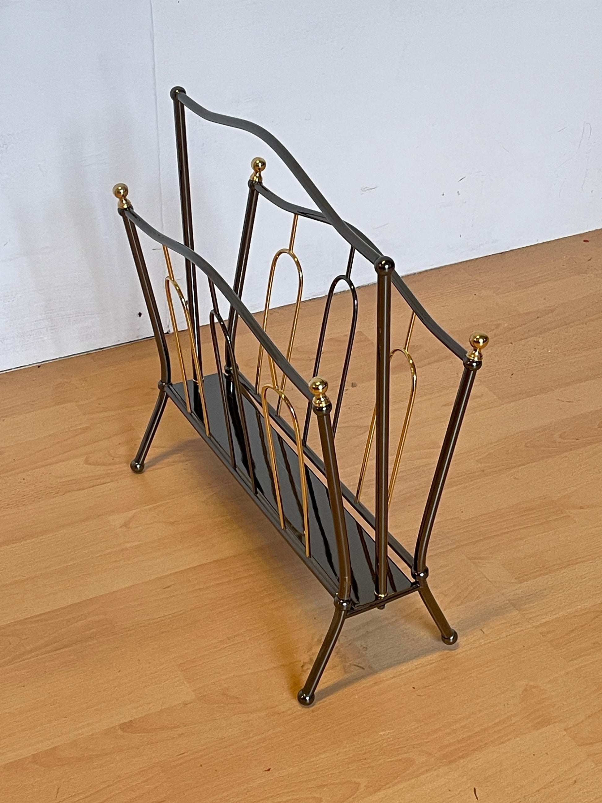 Portariviste italiano in stile Mid-Century degli anni '70 in metallo e ottone