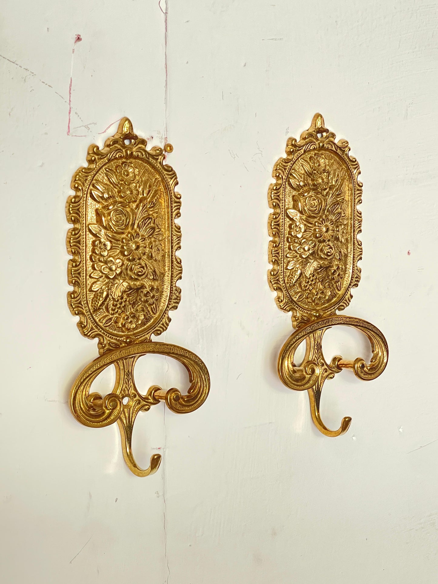 Eleganti Ganci da Parete Dorati in Stile Barocco – Set di 2 con Dettagli Florali