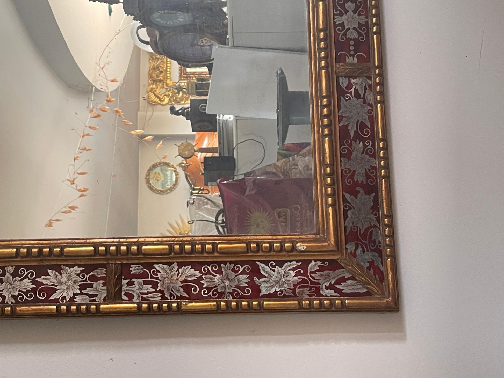 Specchio Antico con Cornice Dorata in Stile Barocco - Eleganza e Raffinatezza