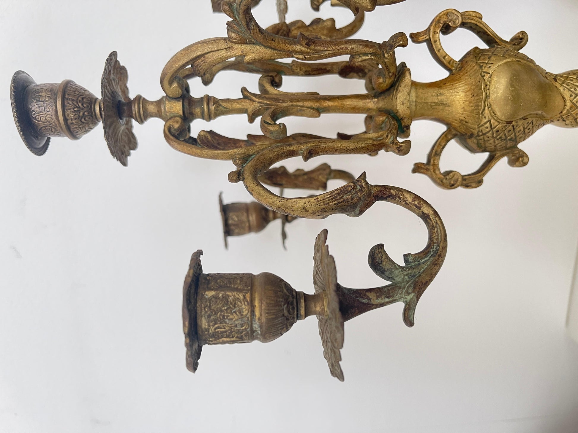 Trittico Antico in Bronzo Dorato – Orologio da Camino con Coppia di Candelabri