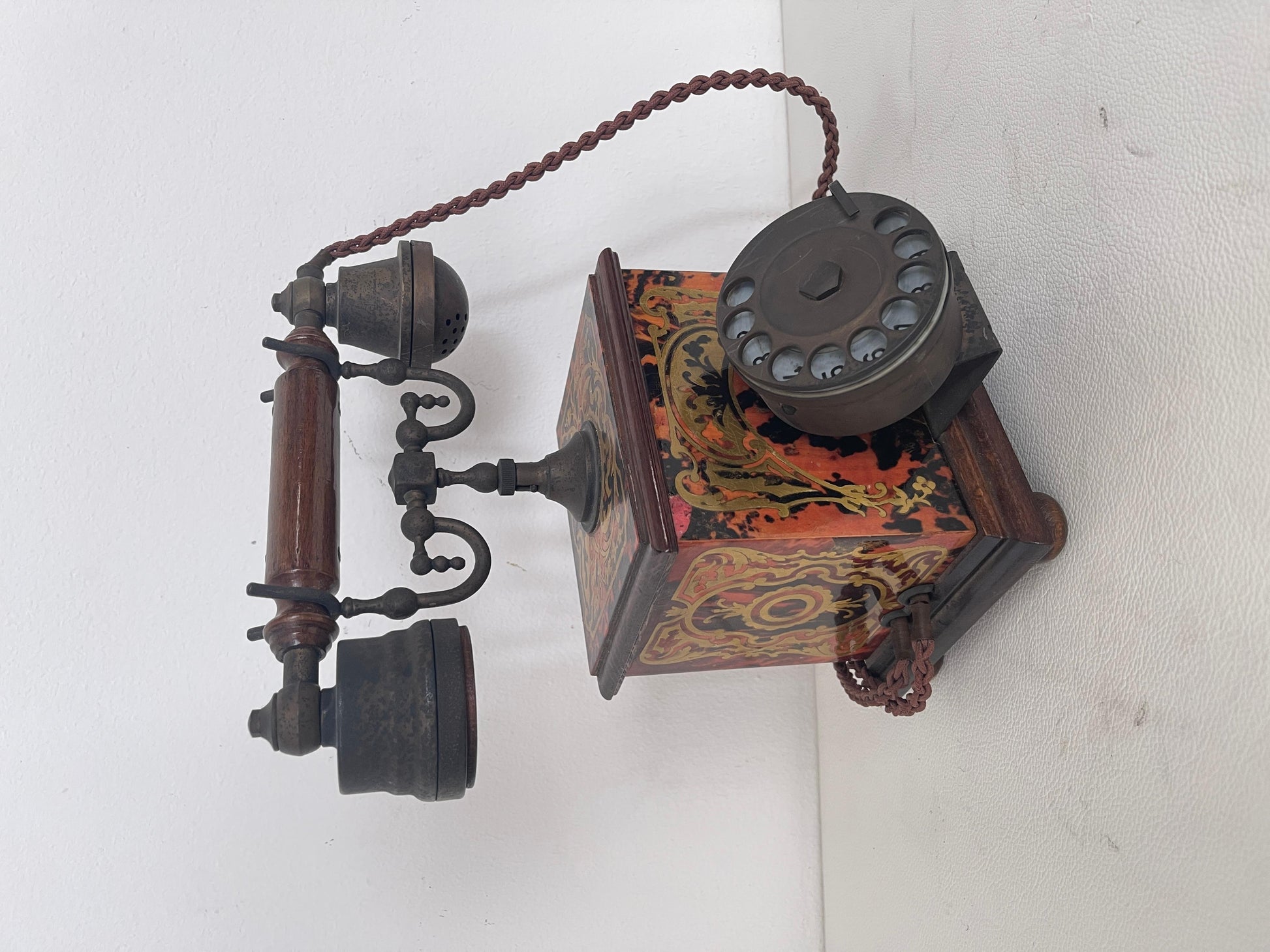 Telefono da Tavolo d'Epoca in Stile Boulle – Legno e Ottone