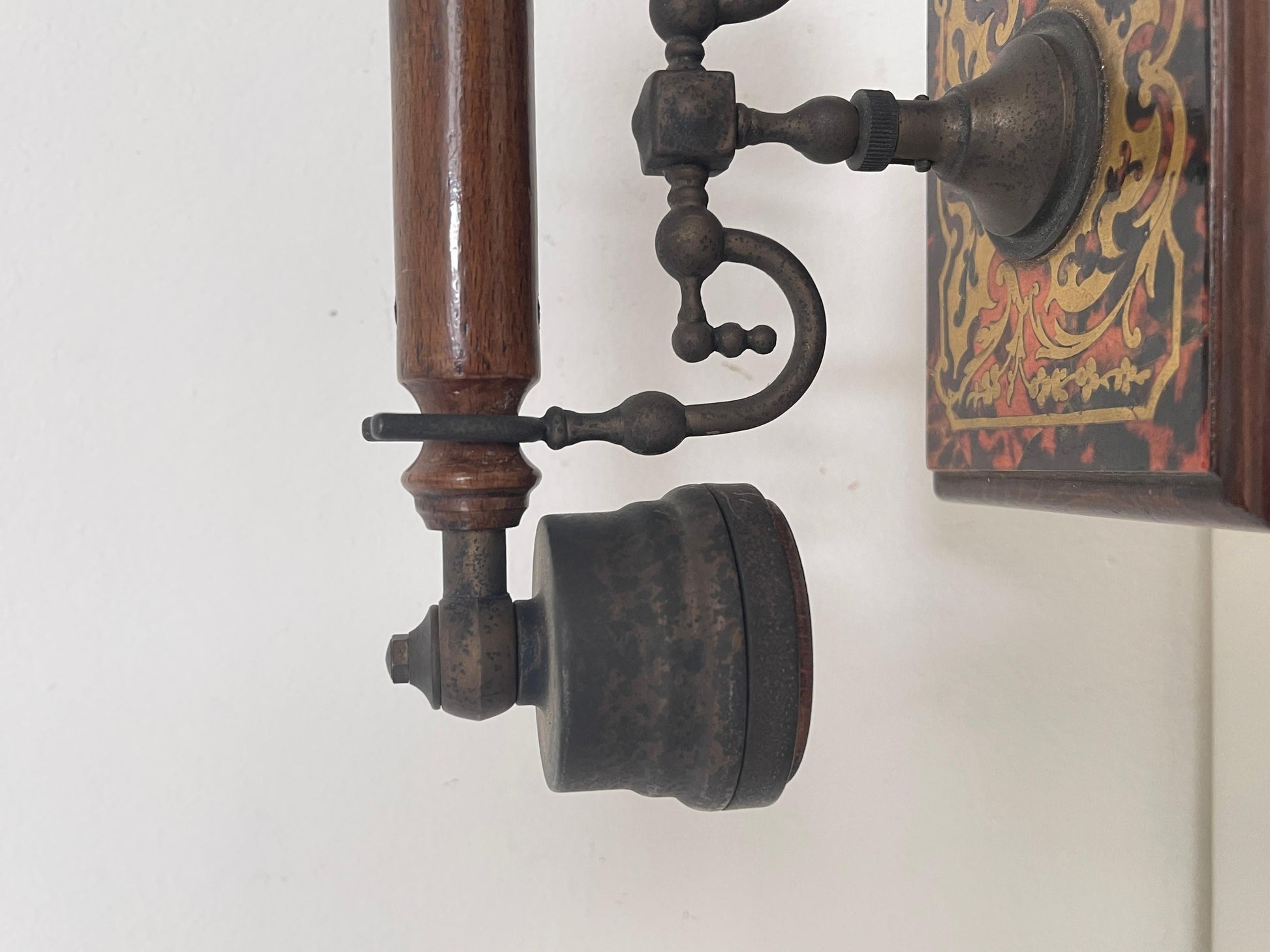 Telefono da Tavolo d'Epoca in Stile Boulle – Legno e Ottone