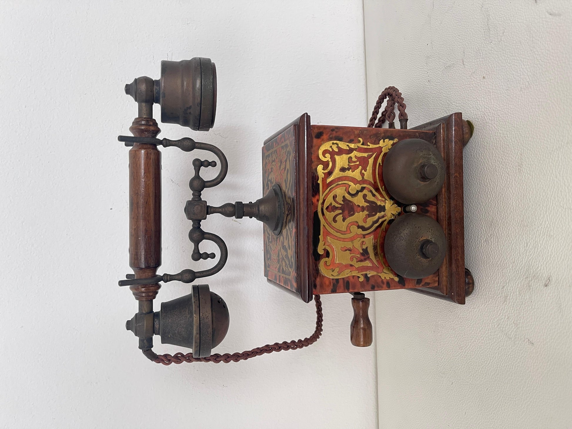 Telefono da Tavolo d'Epoca in Stile Boulle – Legno e Ottone