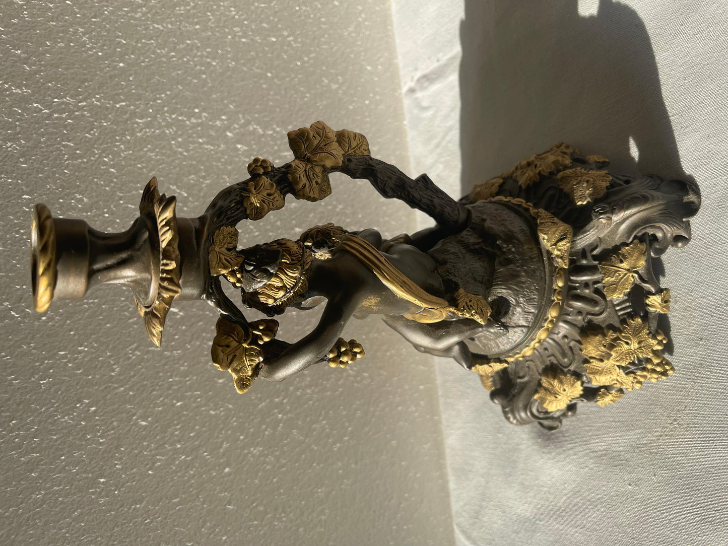 Splendido candeliere italiano in bronzo con cherubini, anni 1980