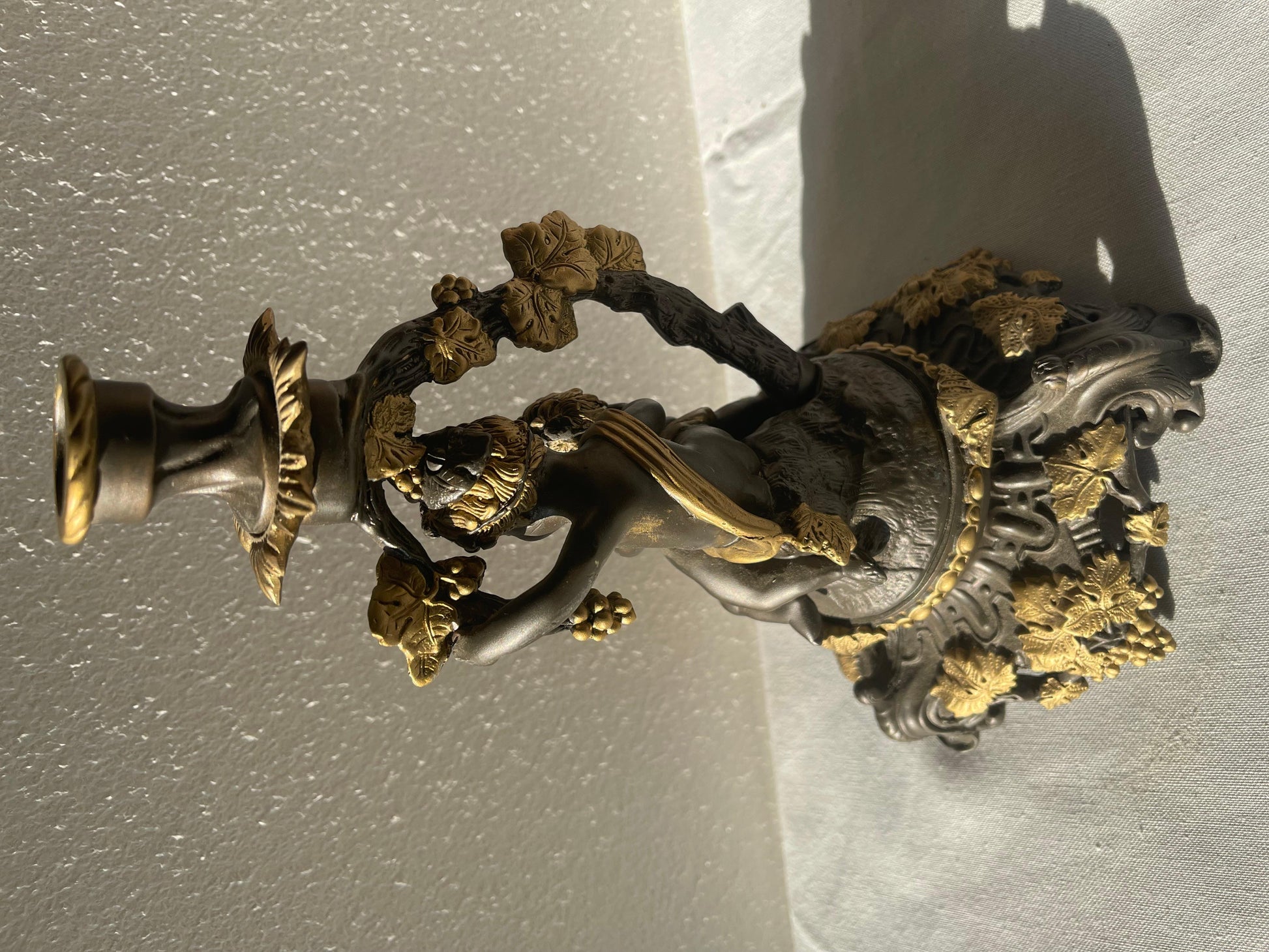 Splendido candeliere italiano in bronzo con cherubini, anni 1980