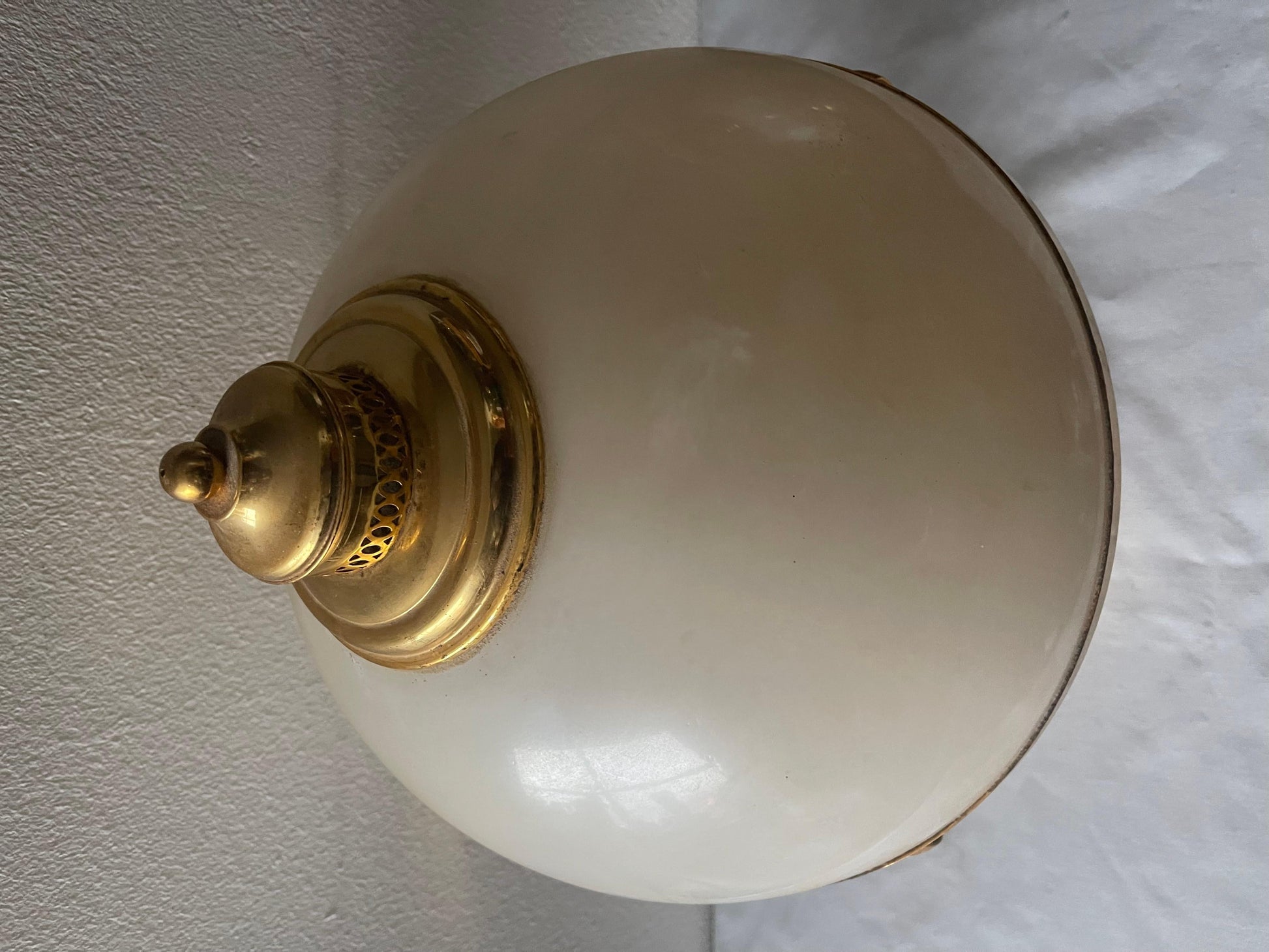 Lampada da tavolo in ottone e vetro italiano stile modernariato anni '90