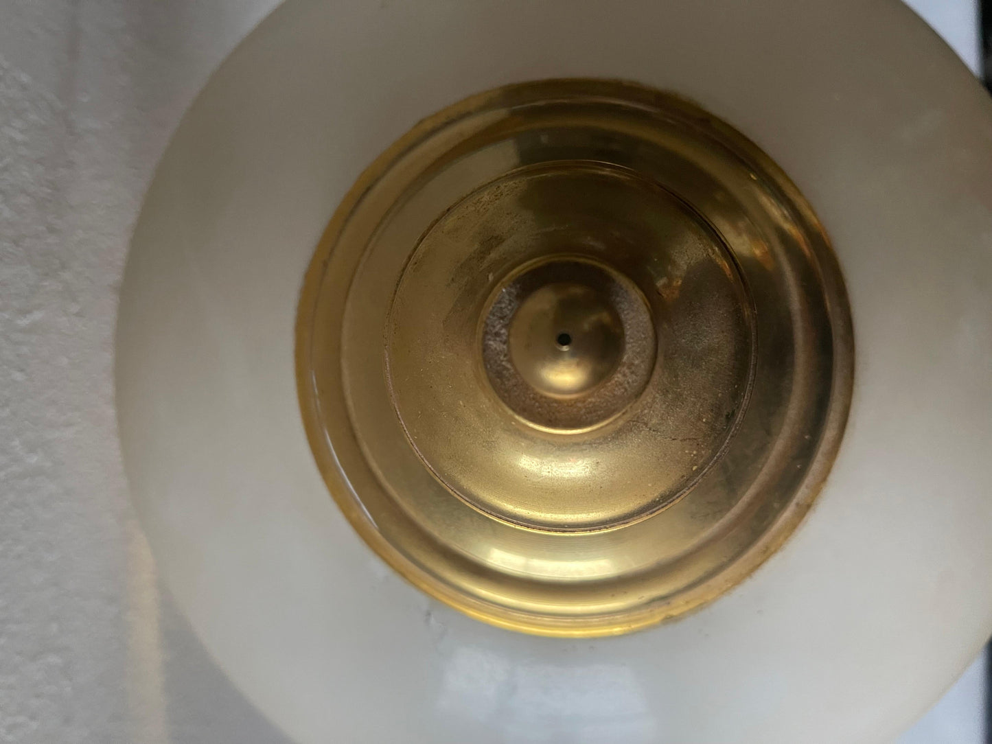 Lampada da tavolo in ottone e vetro italiano stile modernariato anni '90