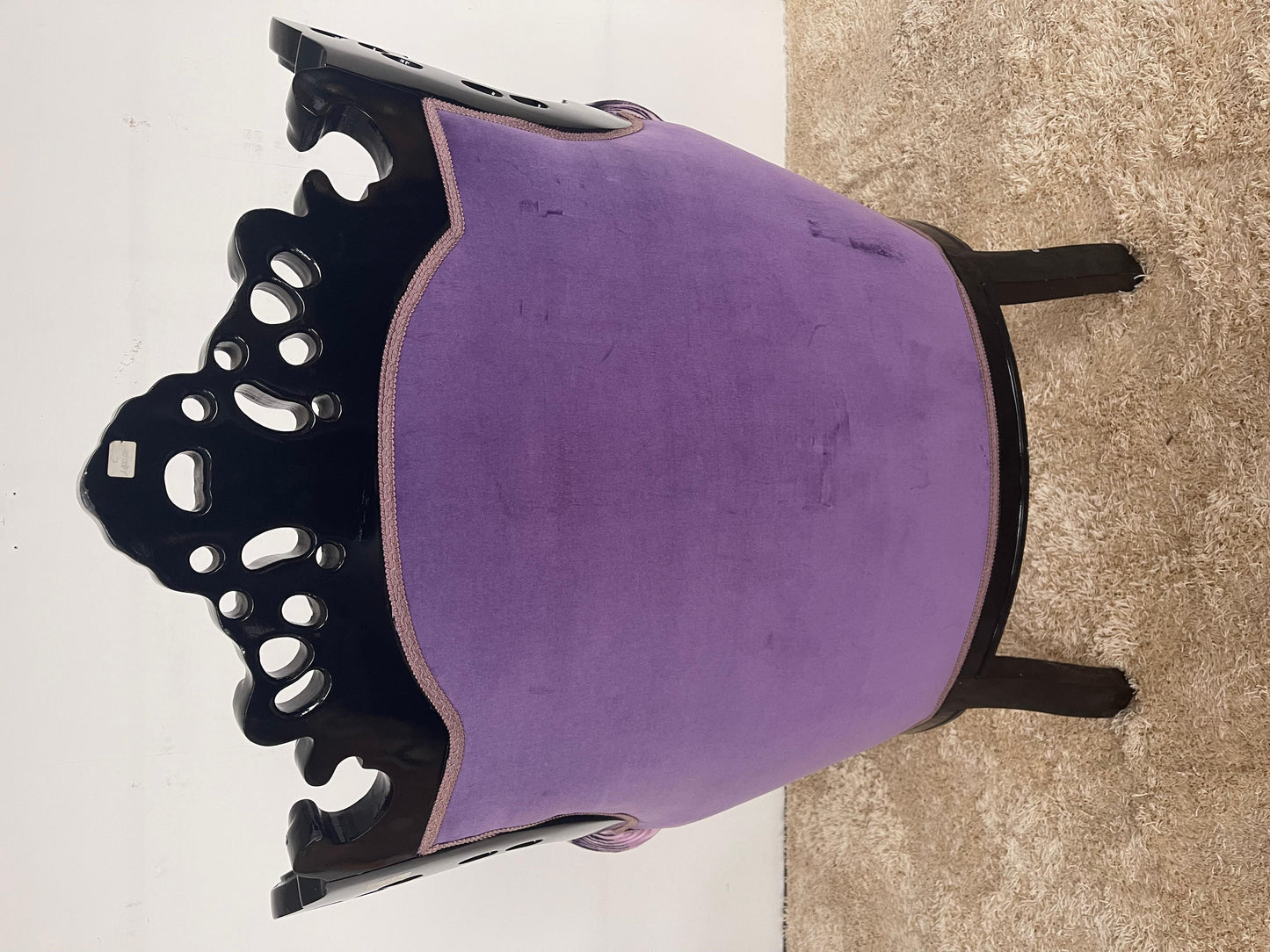 Poltrona italiana in stile francese leopardato viola di Domenico Rugiano