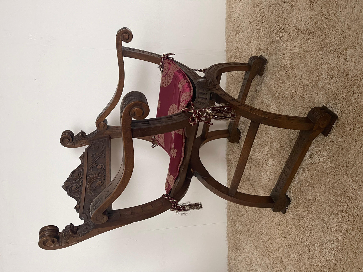 Italian Poltrona curule o dagobert in noce antica anni '20