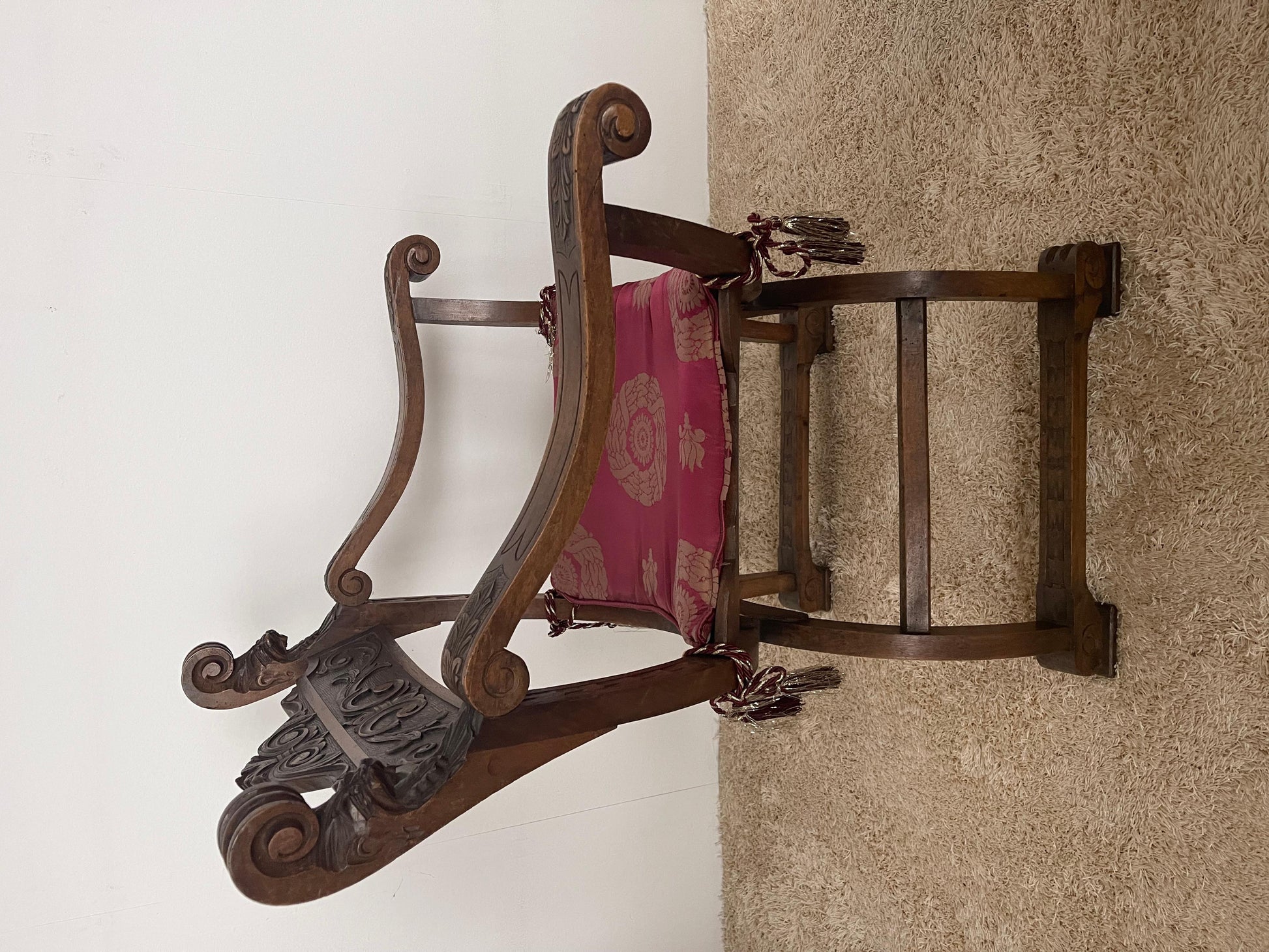 Italian Poltrona curule o dagobert in noce antica anni '20