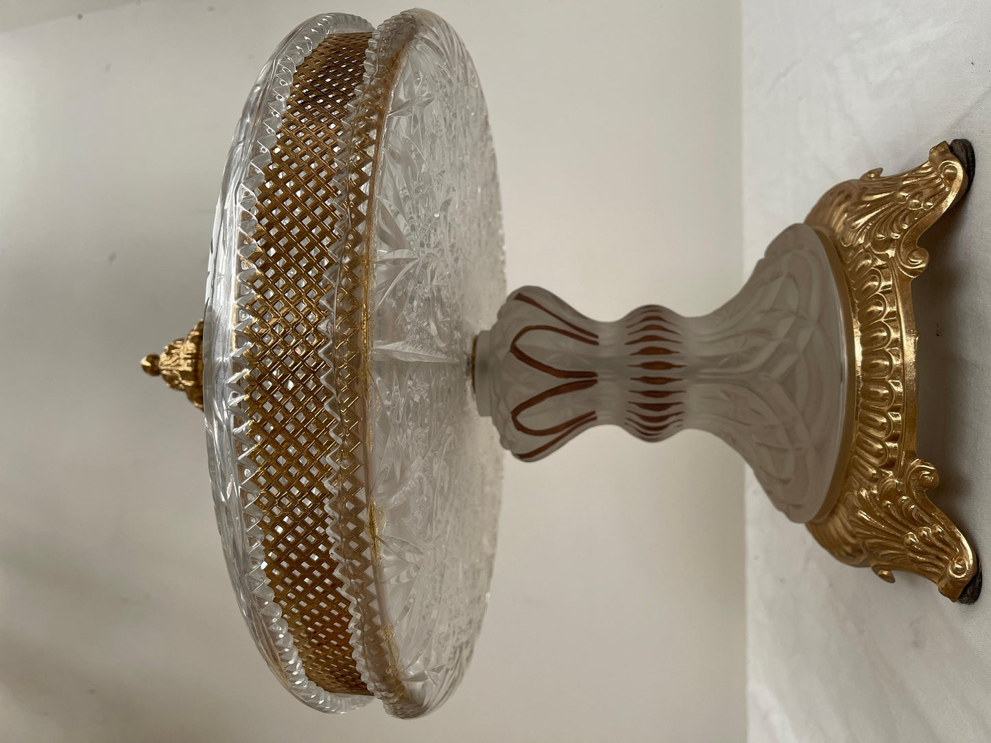 Centrotavola italiano di lusso in cristallo e bronzo dorato stile parigi anni'90