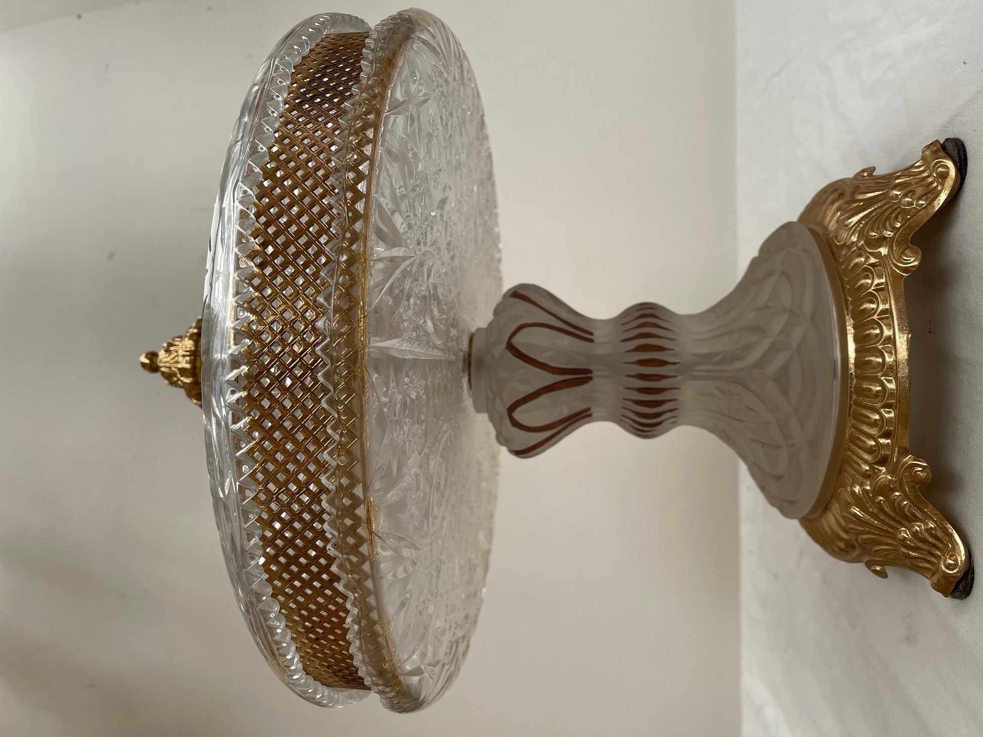 Centrotavola italiano di lusso in cristallo e bronzo dorato stile parigi anni'90