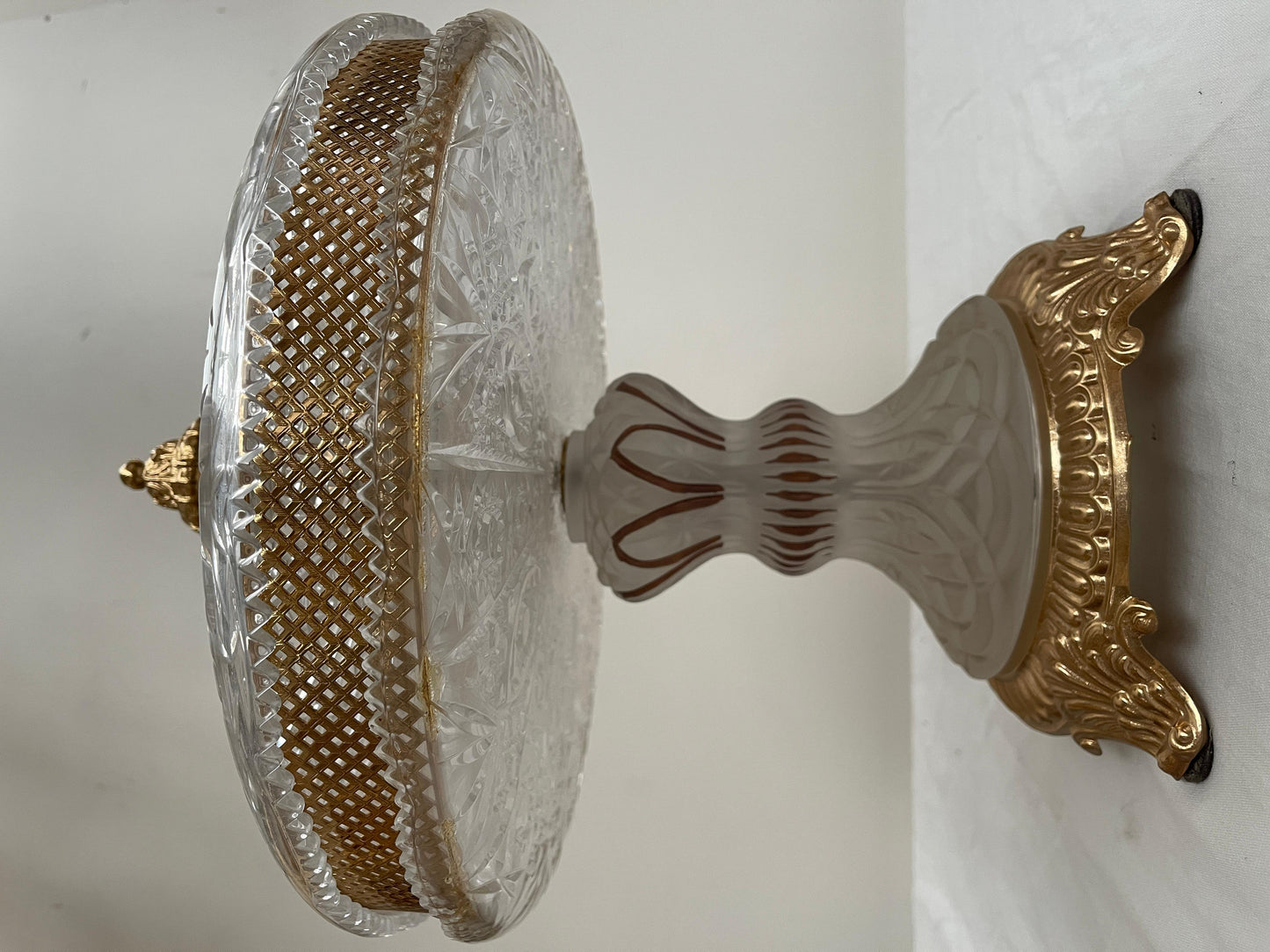 Centrotavola italiano di lusso in cristallo e bronzo dorato stile parigi anni'90