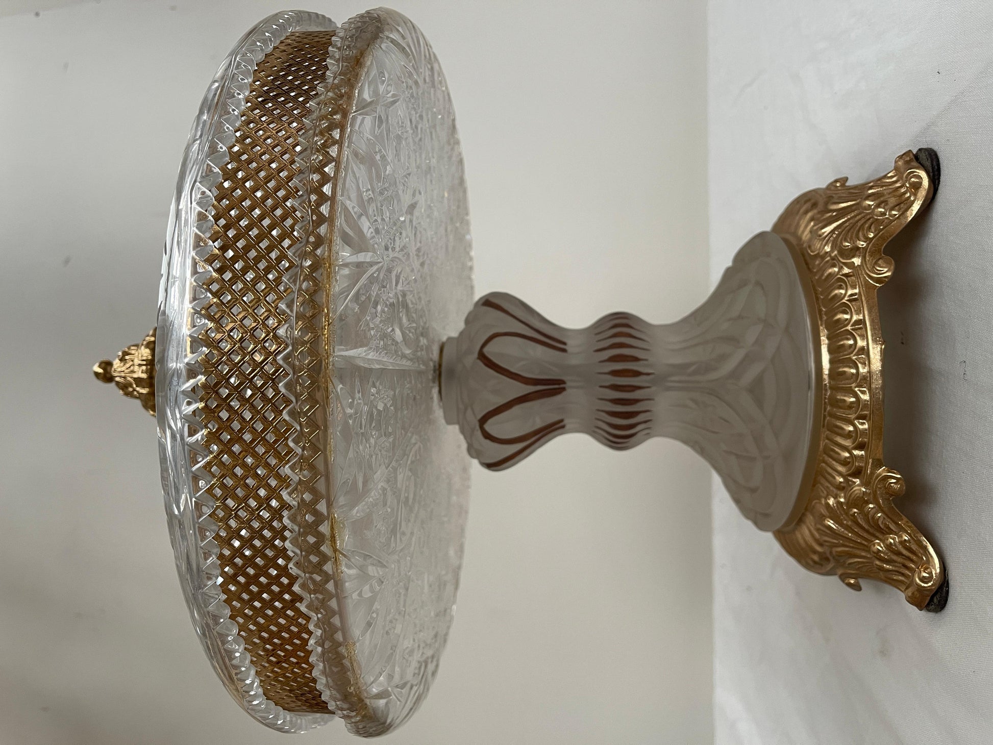 Centrotavola italiano di lusso in cristallo e bronzo dorato stile parigi anni'90