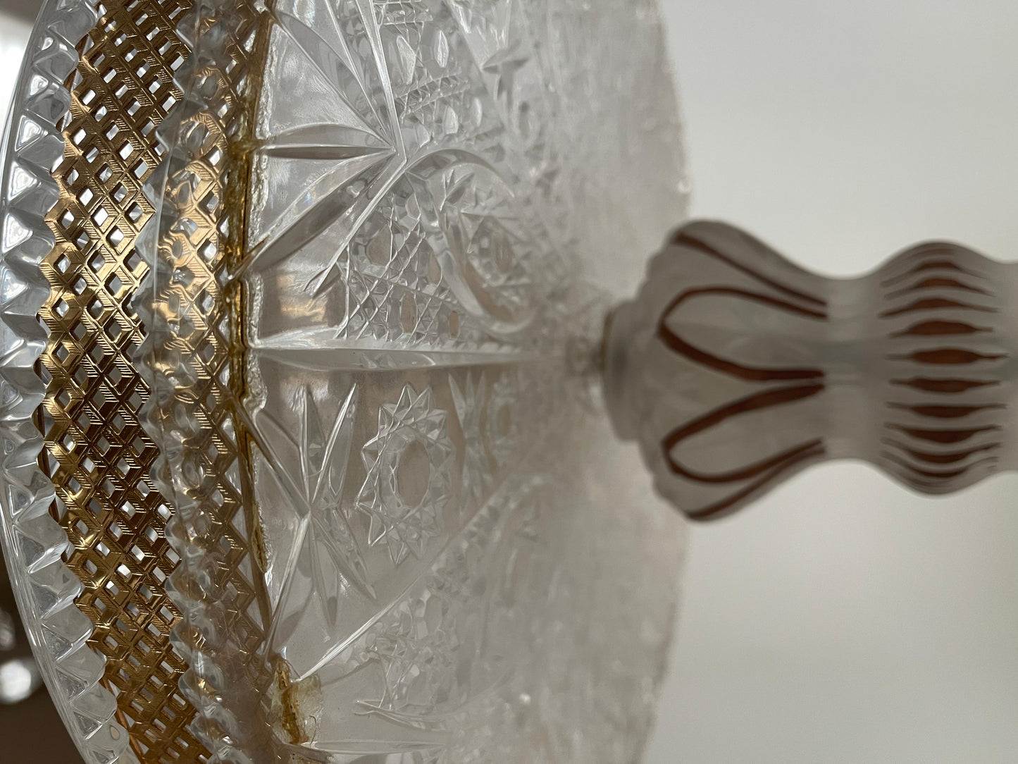 Centrotavola italiano di lusso in cristallo e bronzo dorato stile parigi anni'90