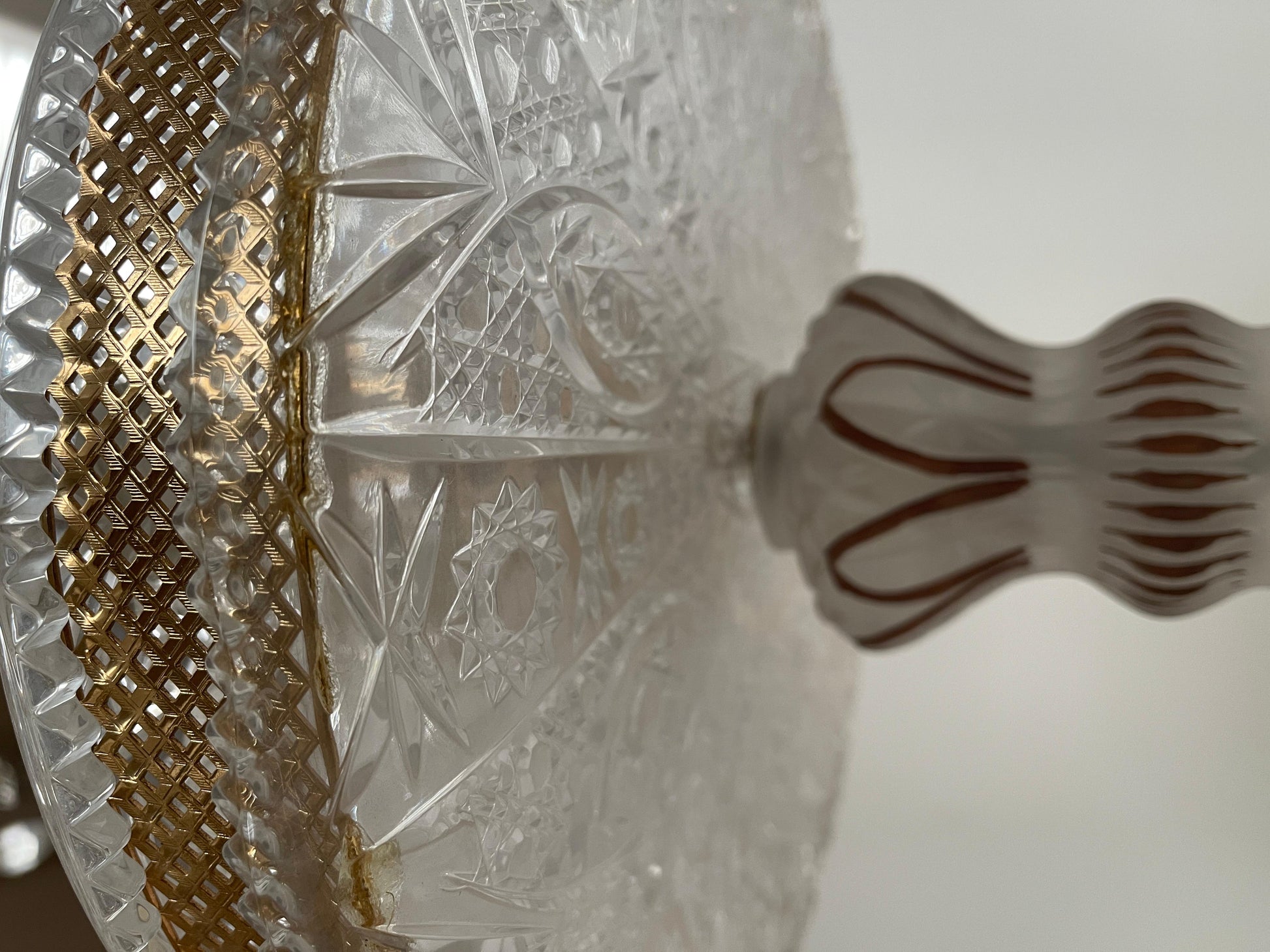 Centrotavola italiano di lusso in cristallo e bronzo dorato stile parigi anni'90