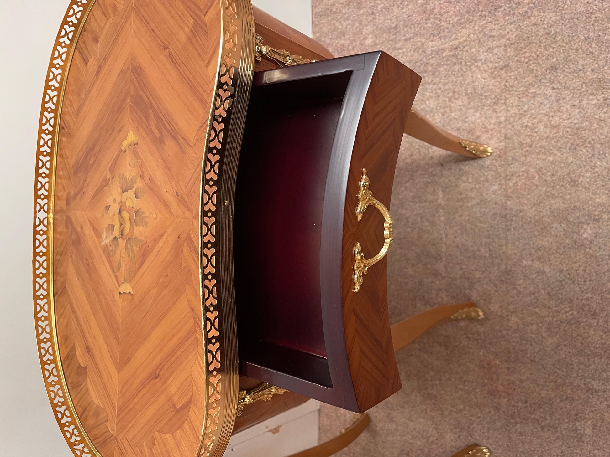 Bellisima coppia di comodini francese stile luigi XVI in legno e bronzo anni 70