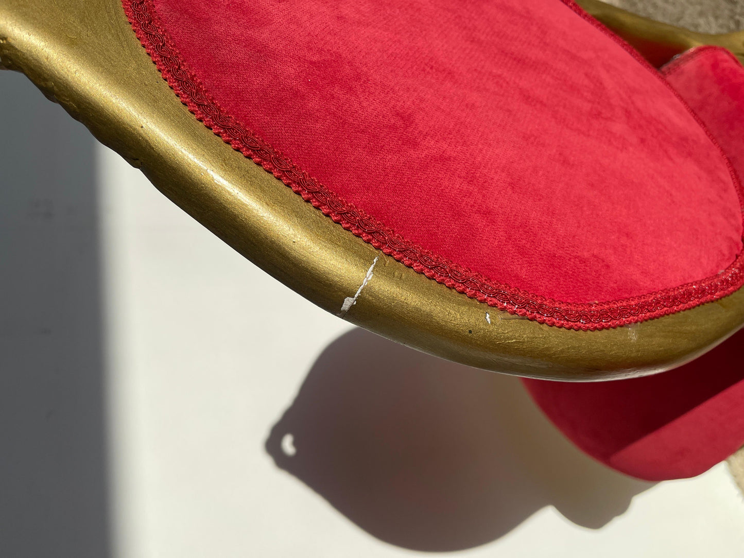 Bellisima coppia di sedie italiana in legno masselo stile luigi XVI anni '80