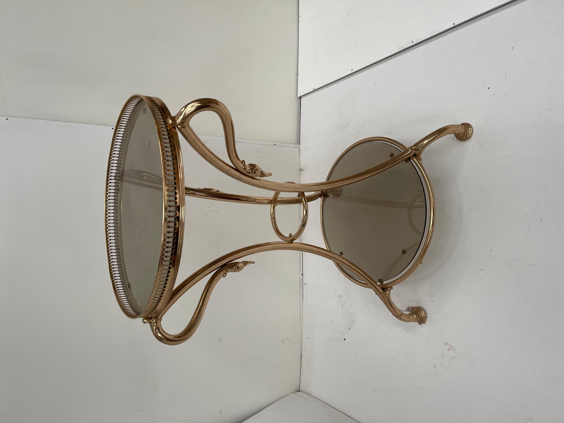 Bellisimo tavolino da salotto francese in Ottone