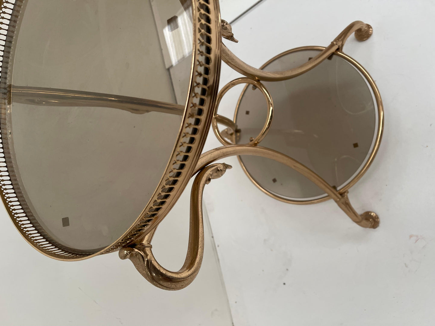 Bellisimo tavolino da salotto francese in Ottone