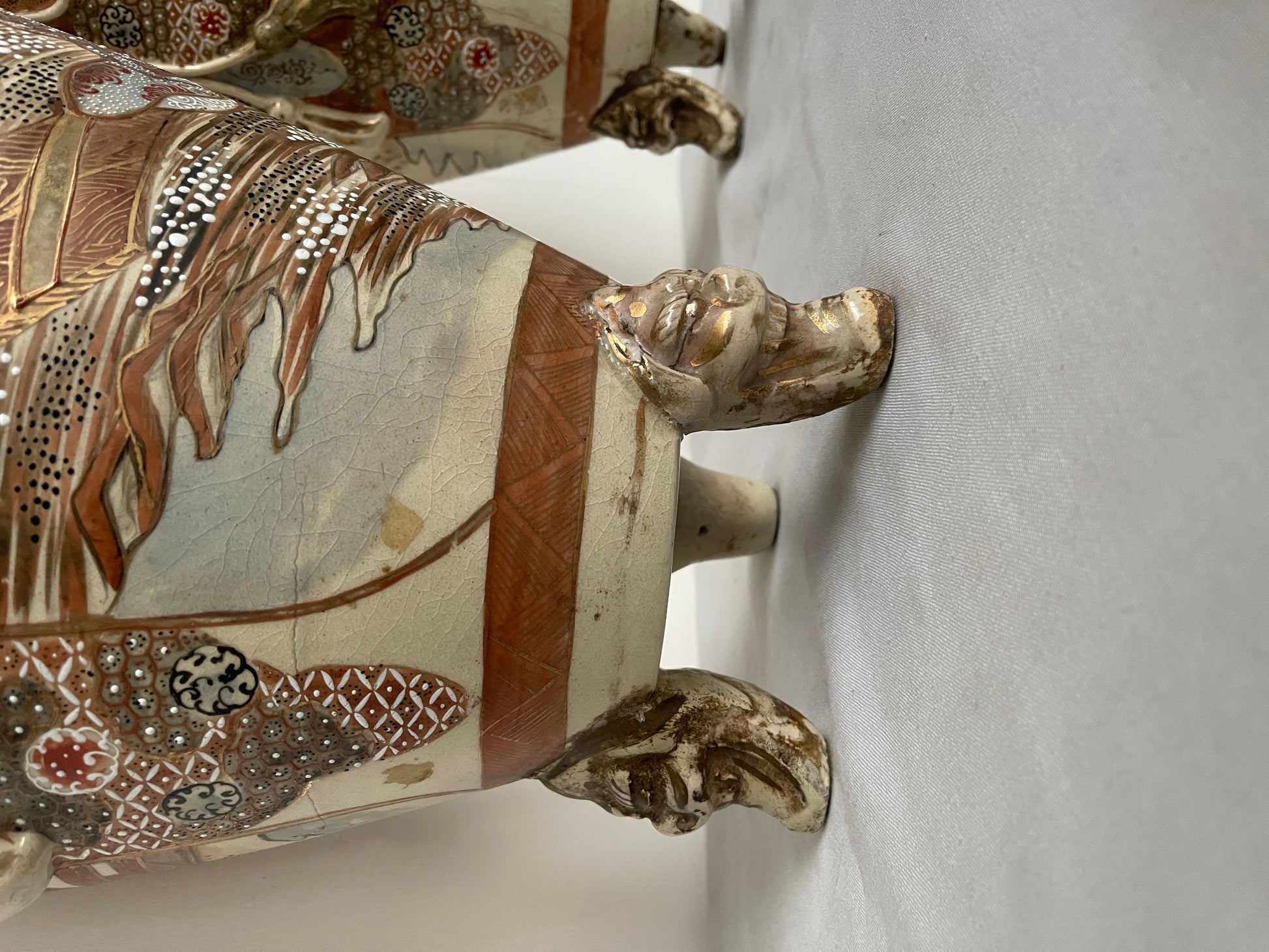 Grande coppia di antichi vasi imperiali giapponesi satsuma del XIX secolo