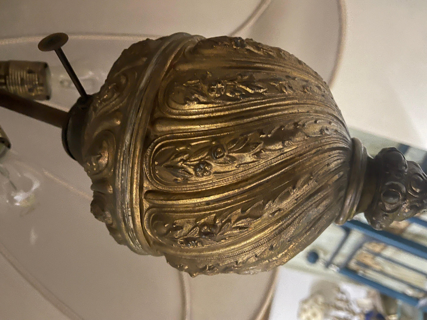 Lampada italiana da terra in bronzo e ceramica con decorazioni floreali sec. XIX