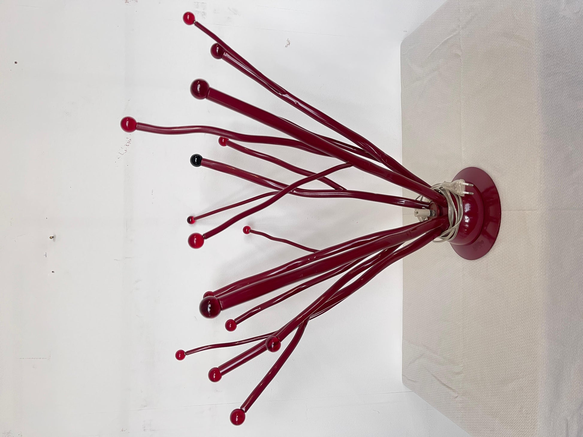 Rara lampada da tavolo design rosso italian anni '90