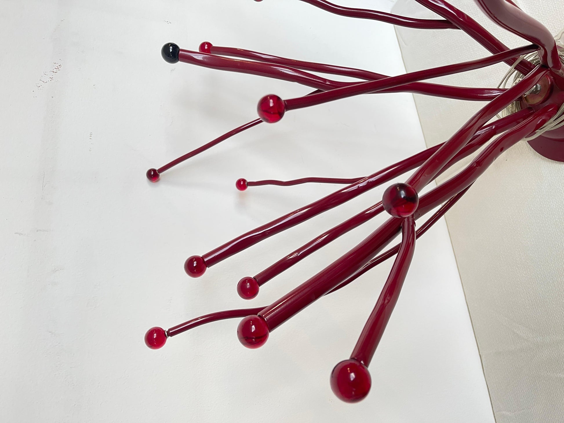 Rara lampada da tavolo design rosso italian anni '90